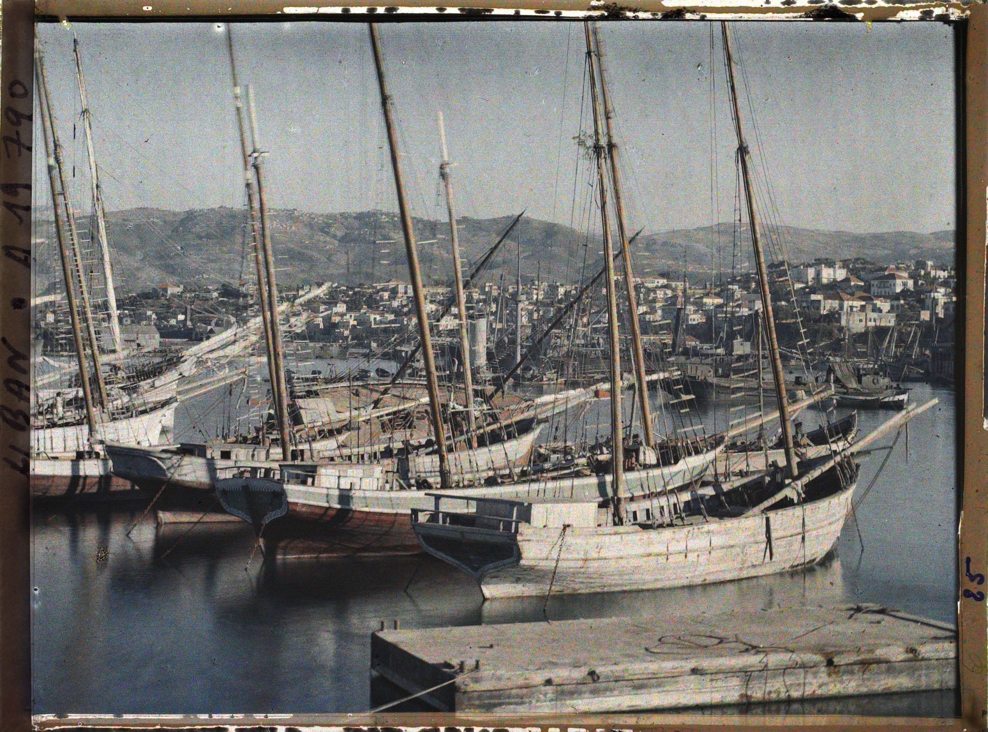 Image représentant Voiliers au port