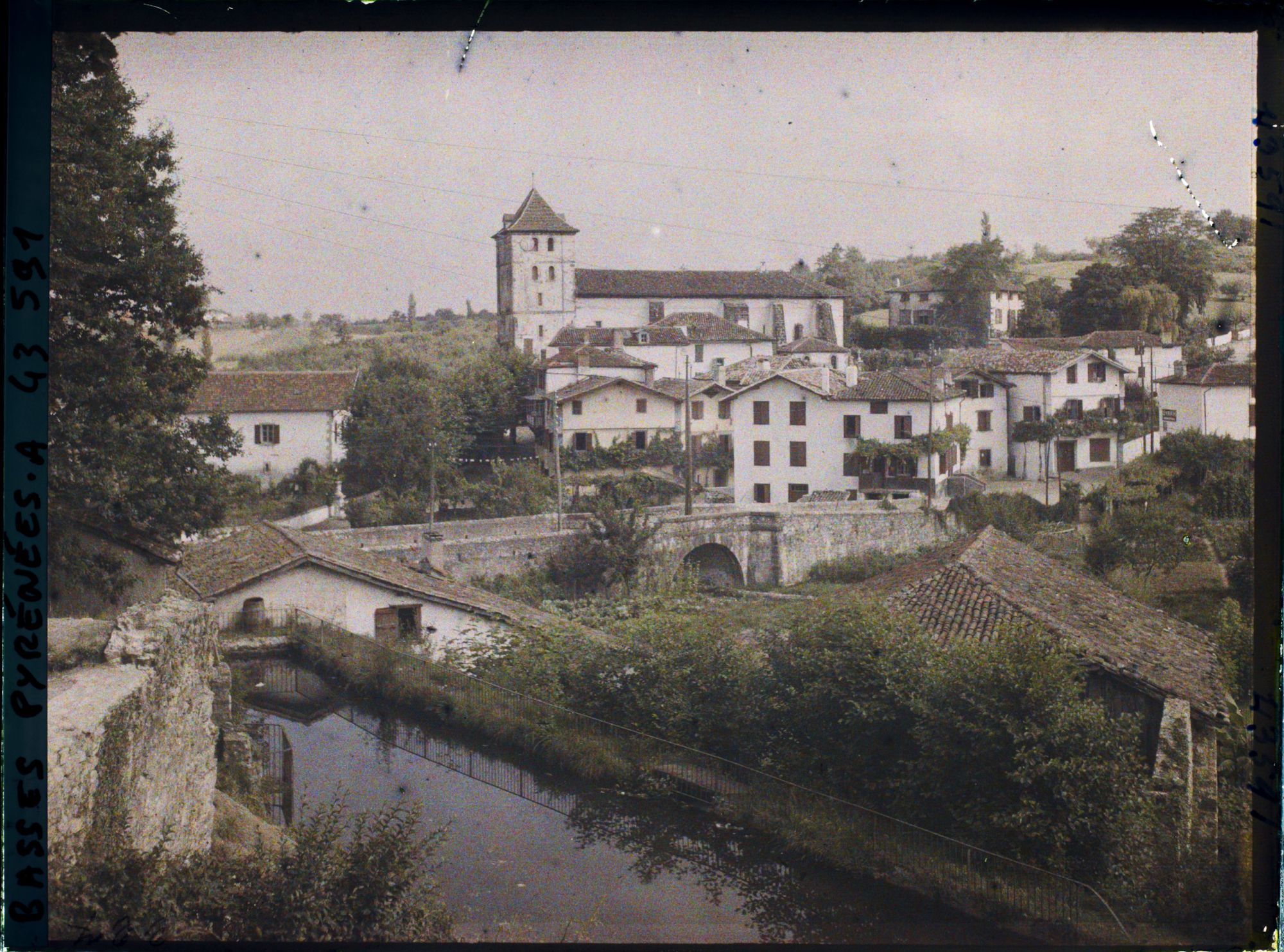 Image représentant France, Espelette, Vue générale