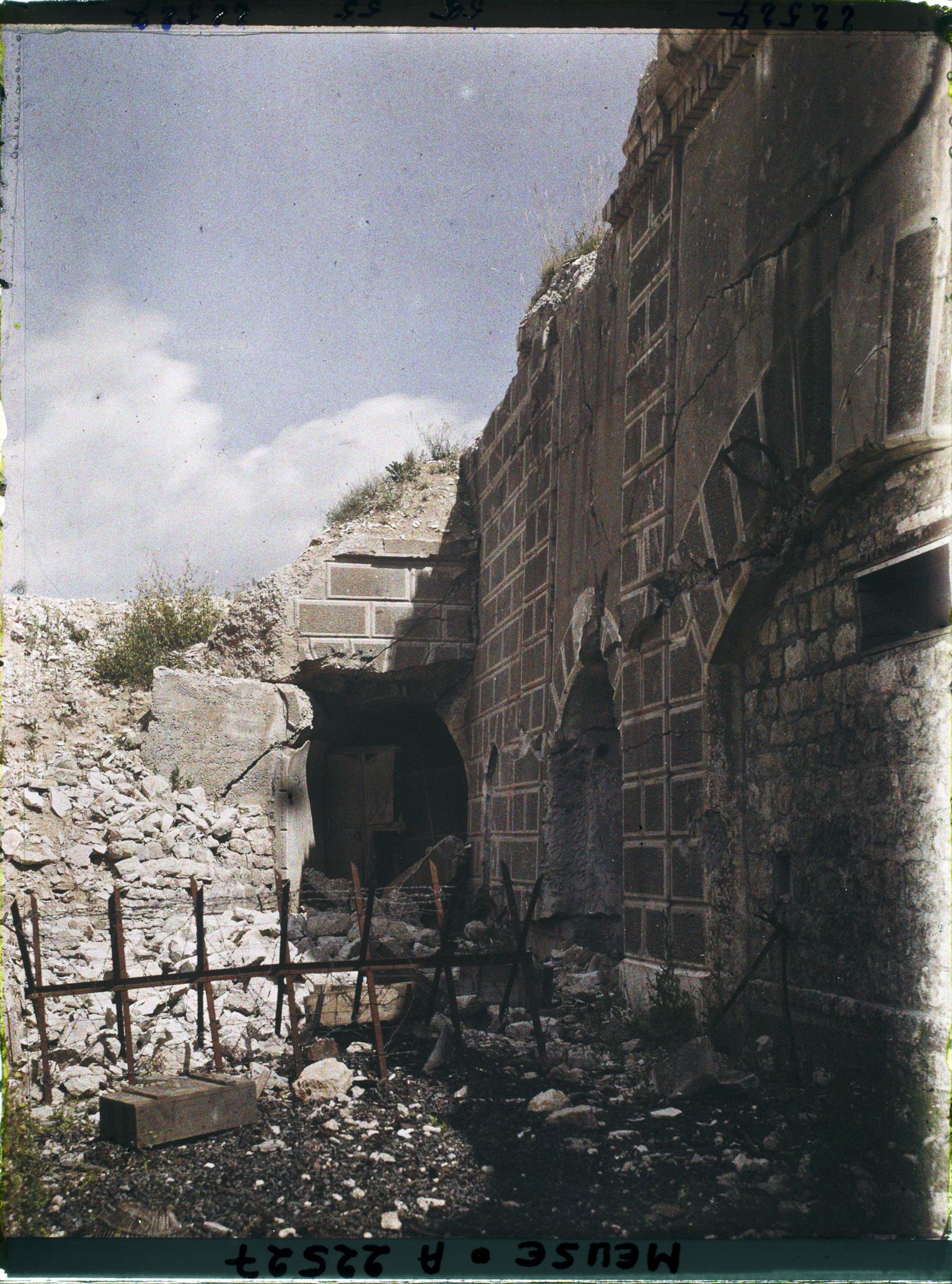Image représentant France, Fort de Tavanne, Courtine des Casemates