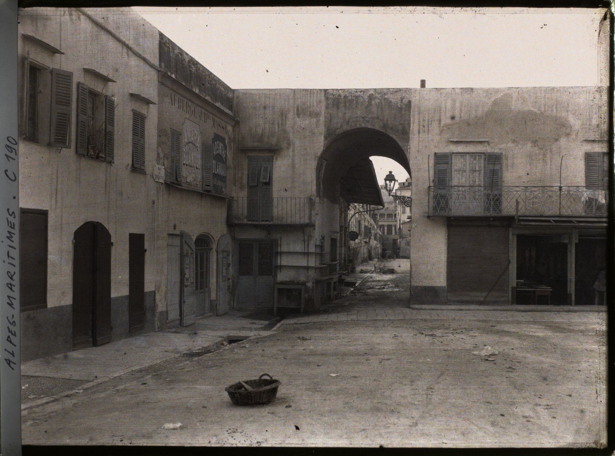 Image représentant Le Vieux marché, actuellement rue des Ponchettes