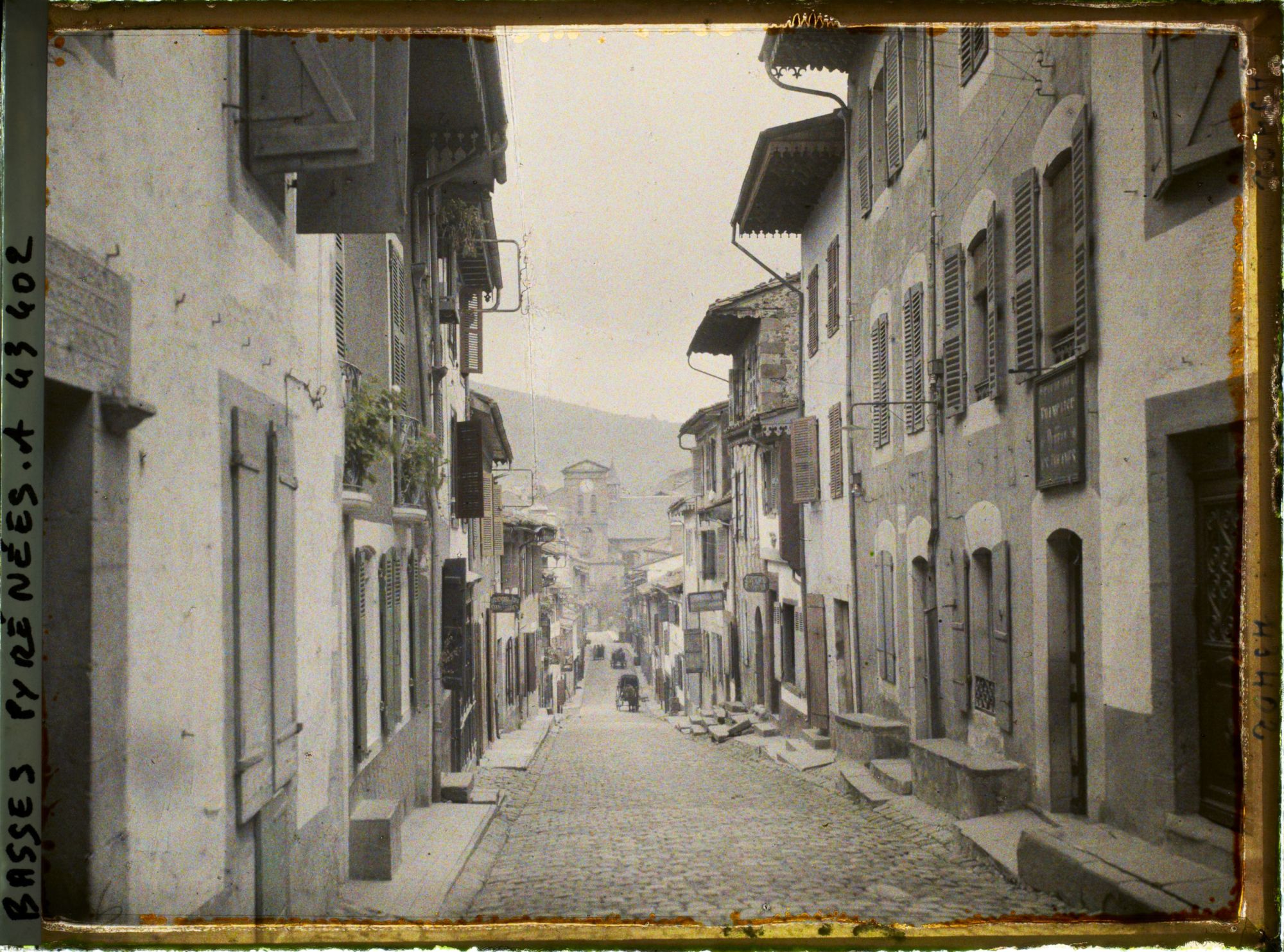 Image représentant France , St Jean-Pied de Port, La Rue Principale vue d'ensemble