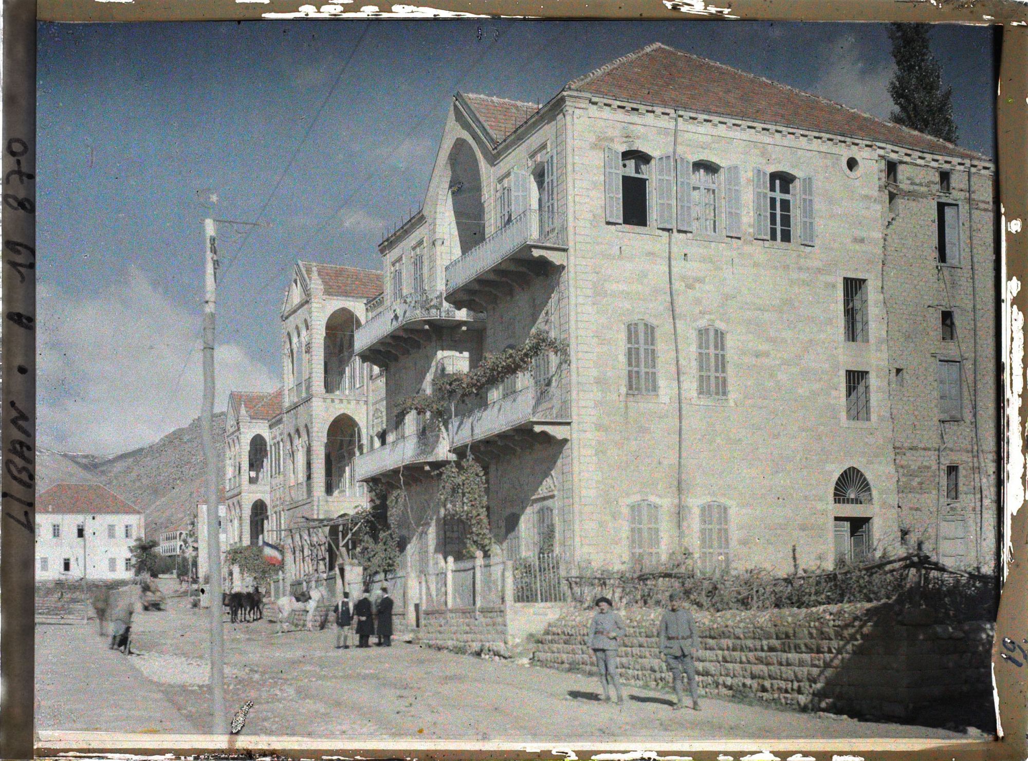 Image représentant Immeuble d'habitation et poste de l'armée française