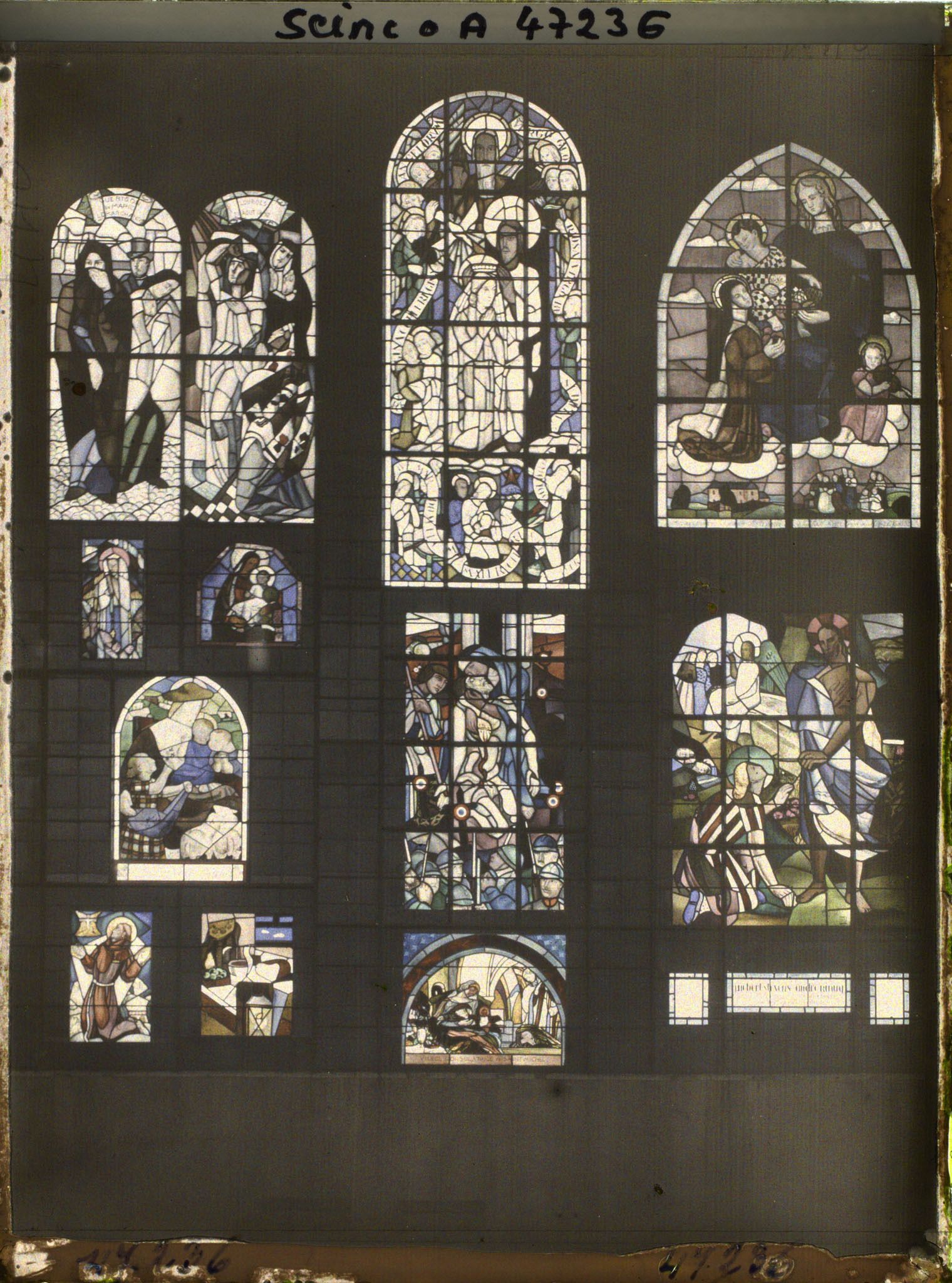 Image représentant L'Exposition des arts décoratifs, Pavillon du Vitrail, Diverses scènes de Hebert-Stevens et J. et A. Rinuy