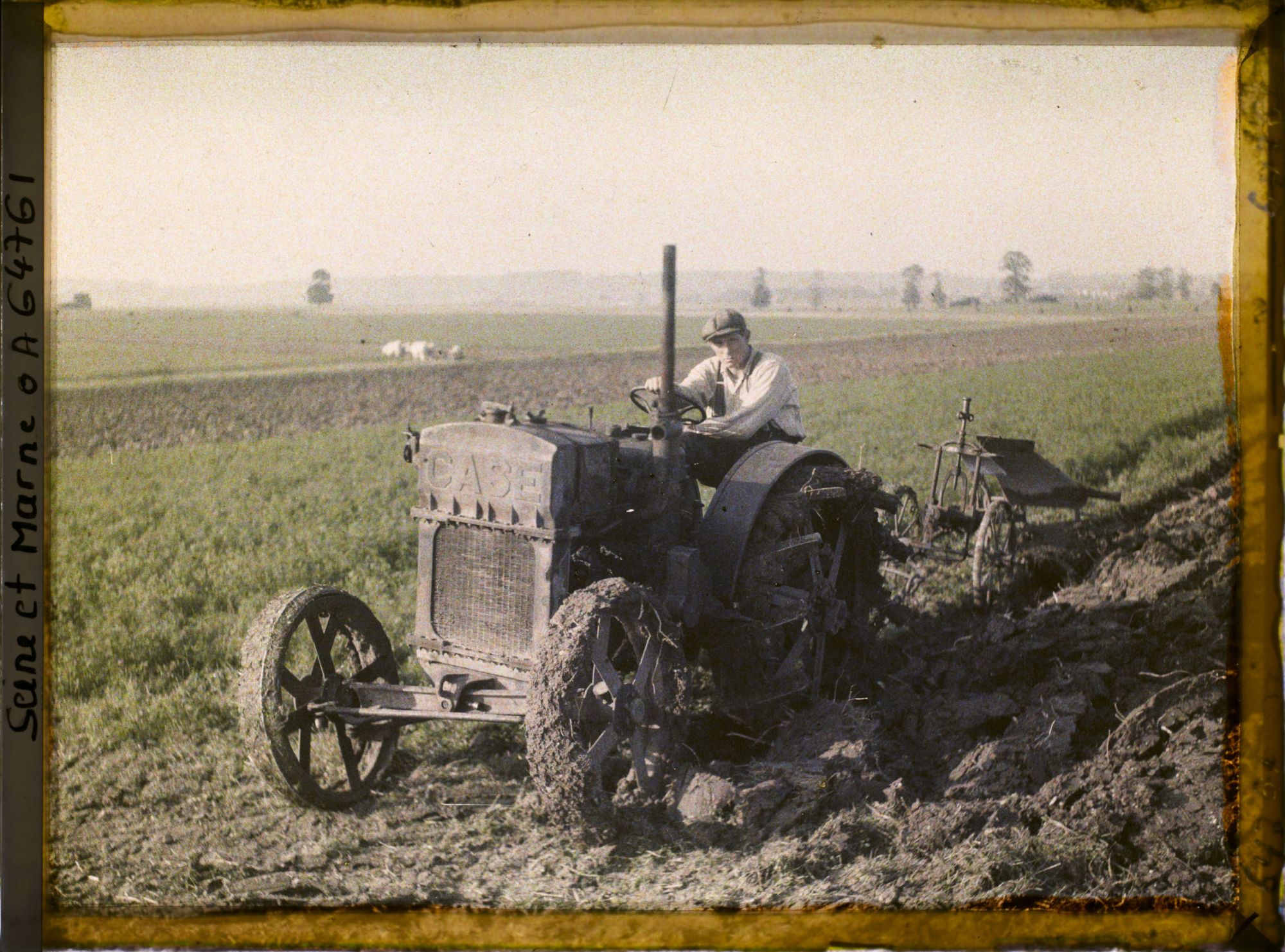 Image représentant Seine et Marne, Vaires, Charrue à traction mécanique