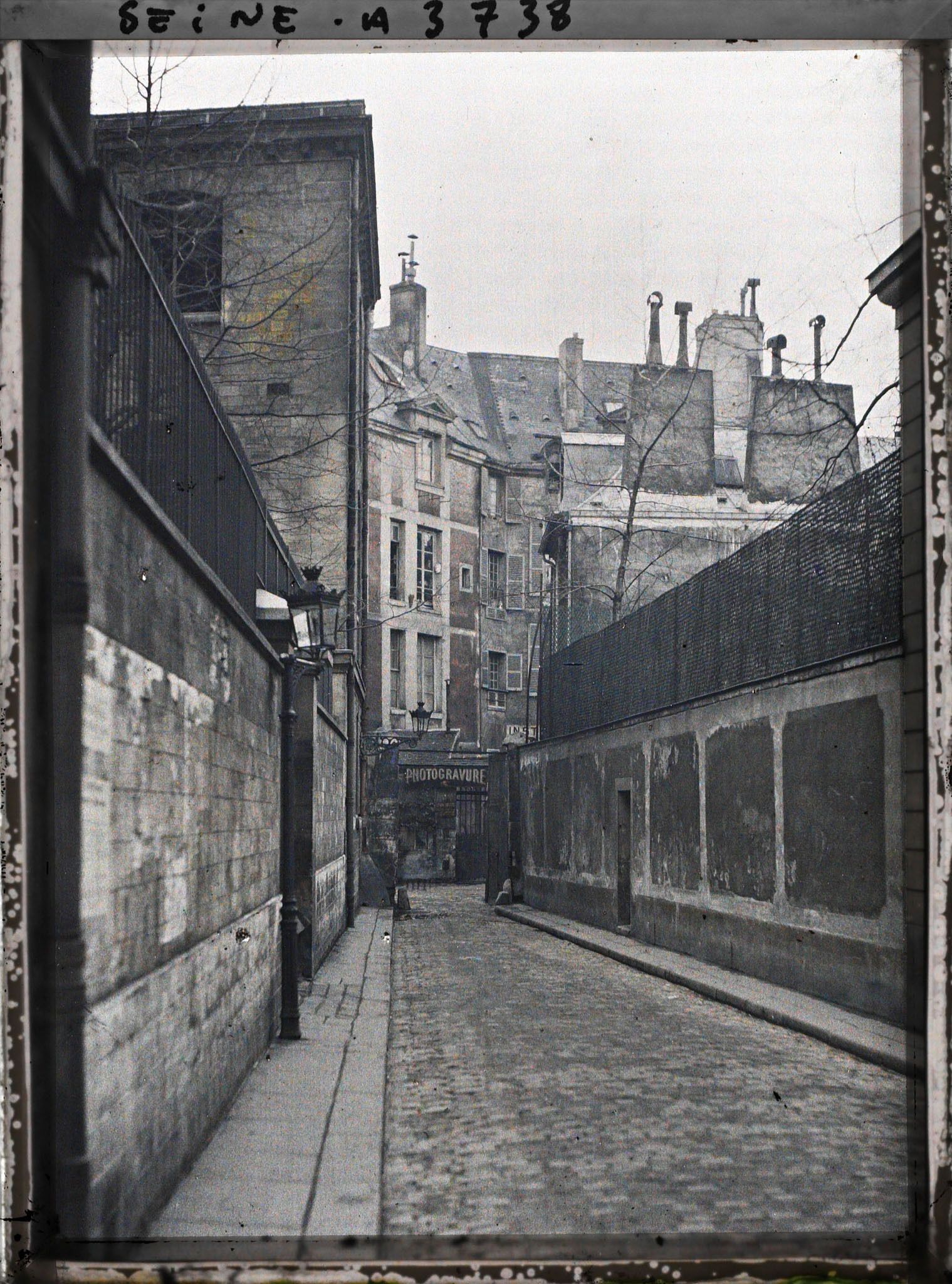 Image représentant La rue du Jardinet, entrée de la cour de Rohan