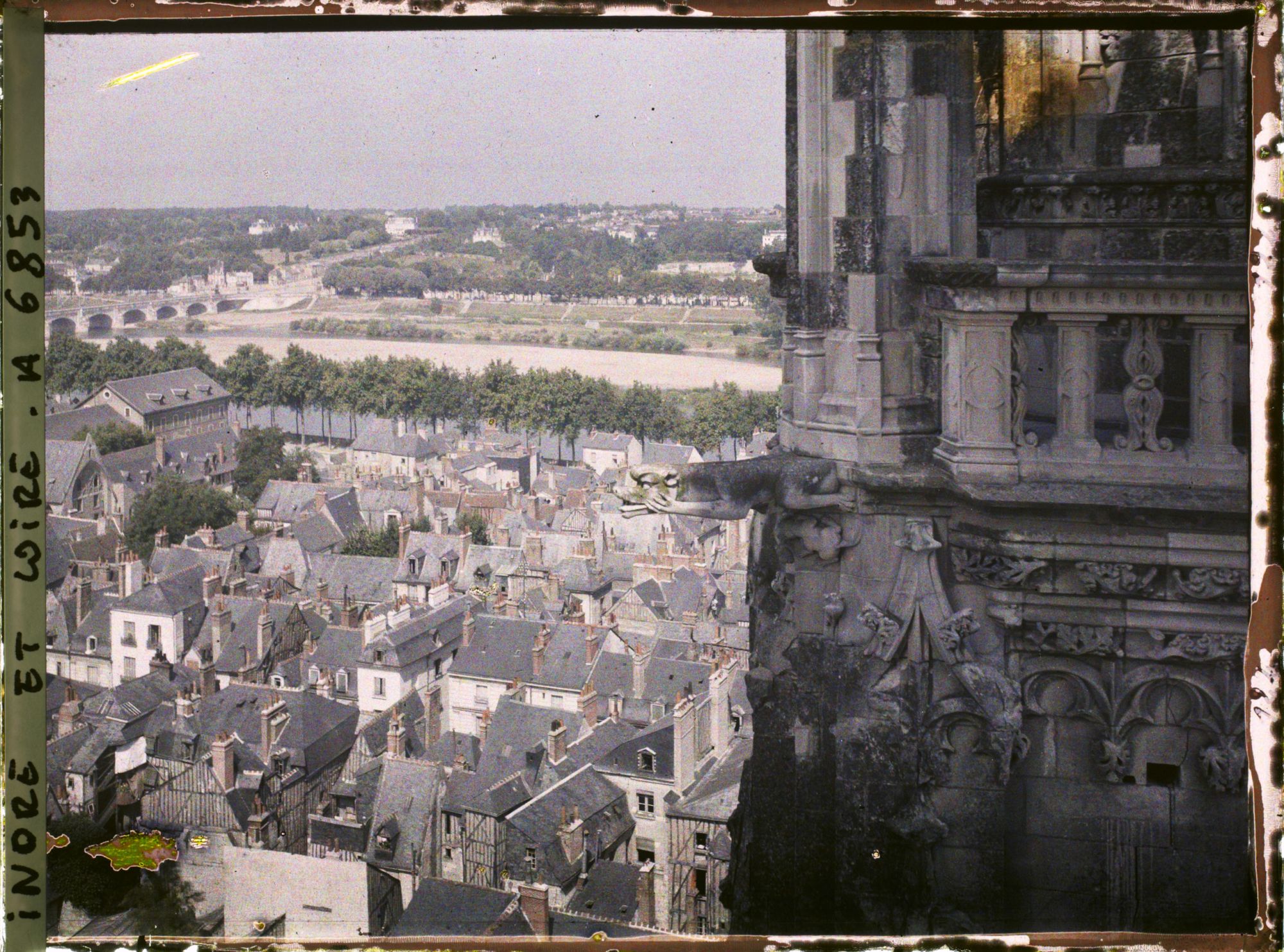 Image représentant Panorama sur la ville pris depuis l'une des deux tours de la cathédrale Saint-Gatien