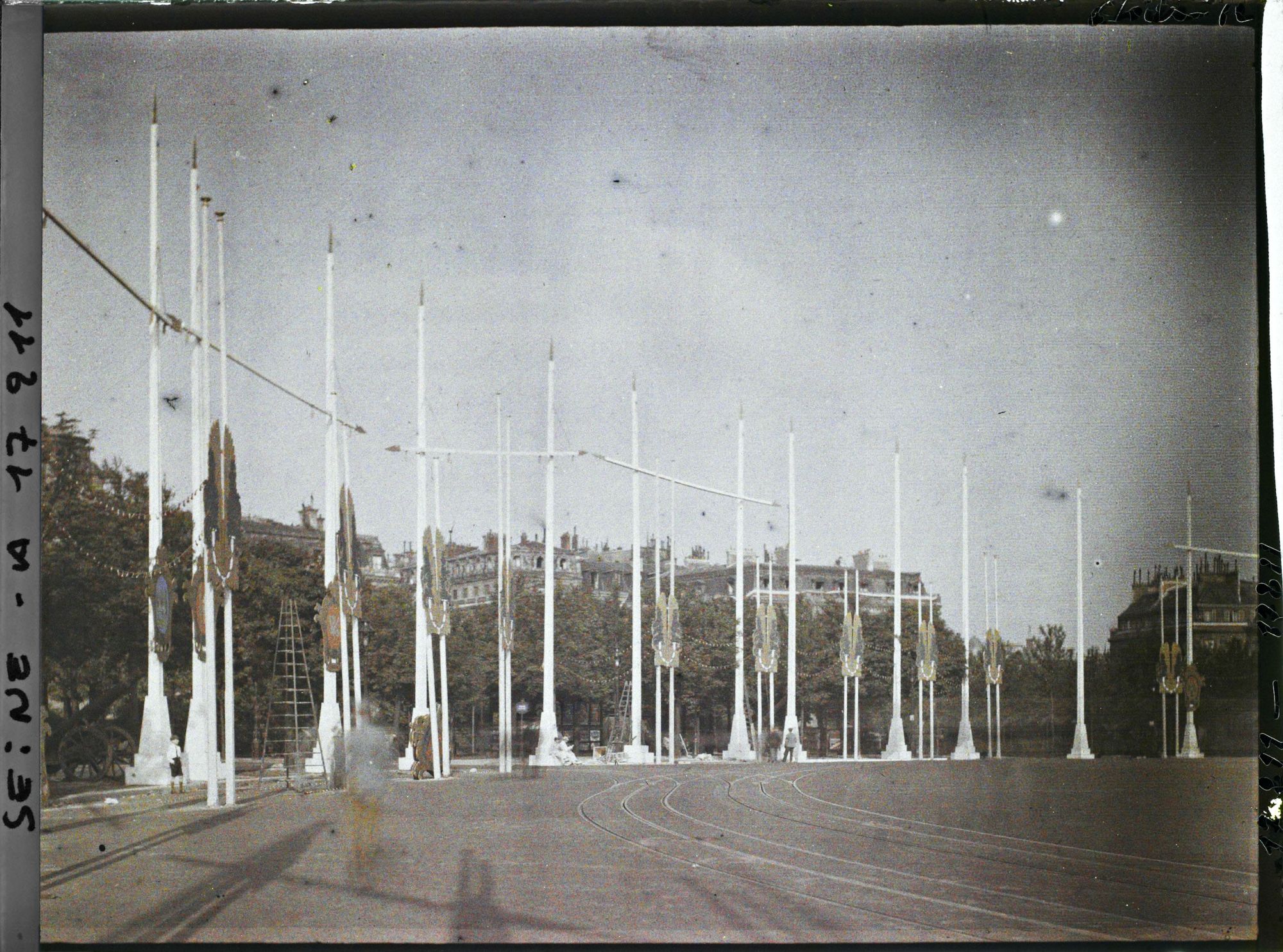 Image représentant Décorations place de l'Etoile pour les fêtes de la Victoire des 13 et 14 juillet 1919