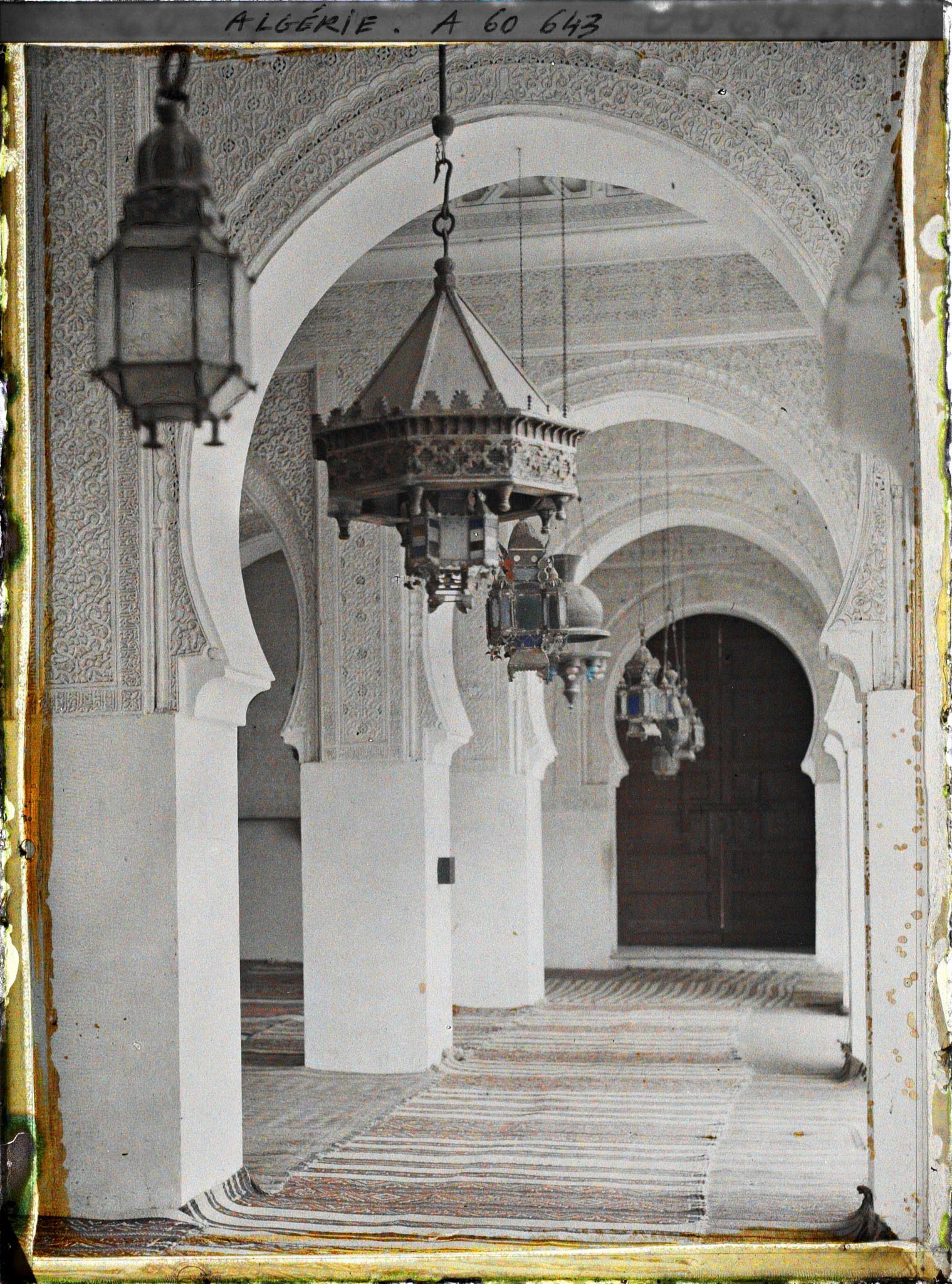 Image représentant La salle de prière de la mosquée de Sidi Bou Médine
