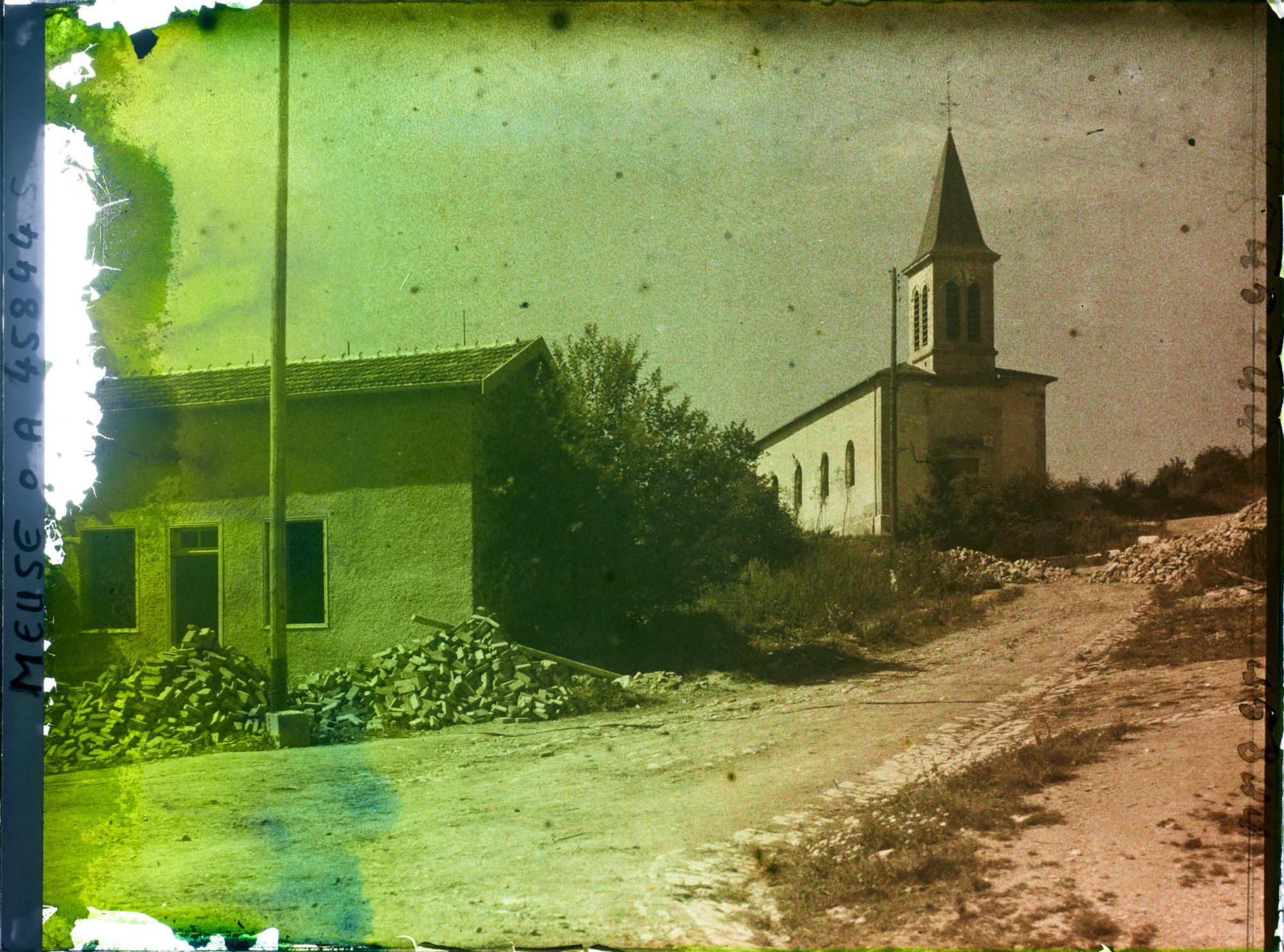 Image représentant France, Montsec, Vue vers l'Eglise