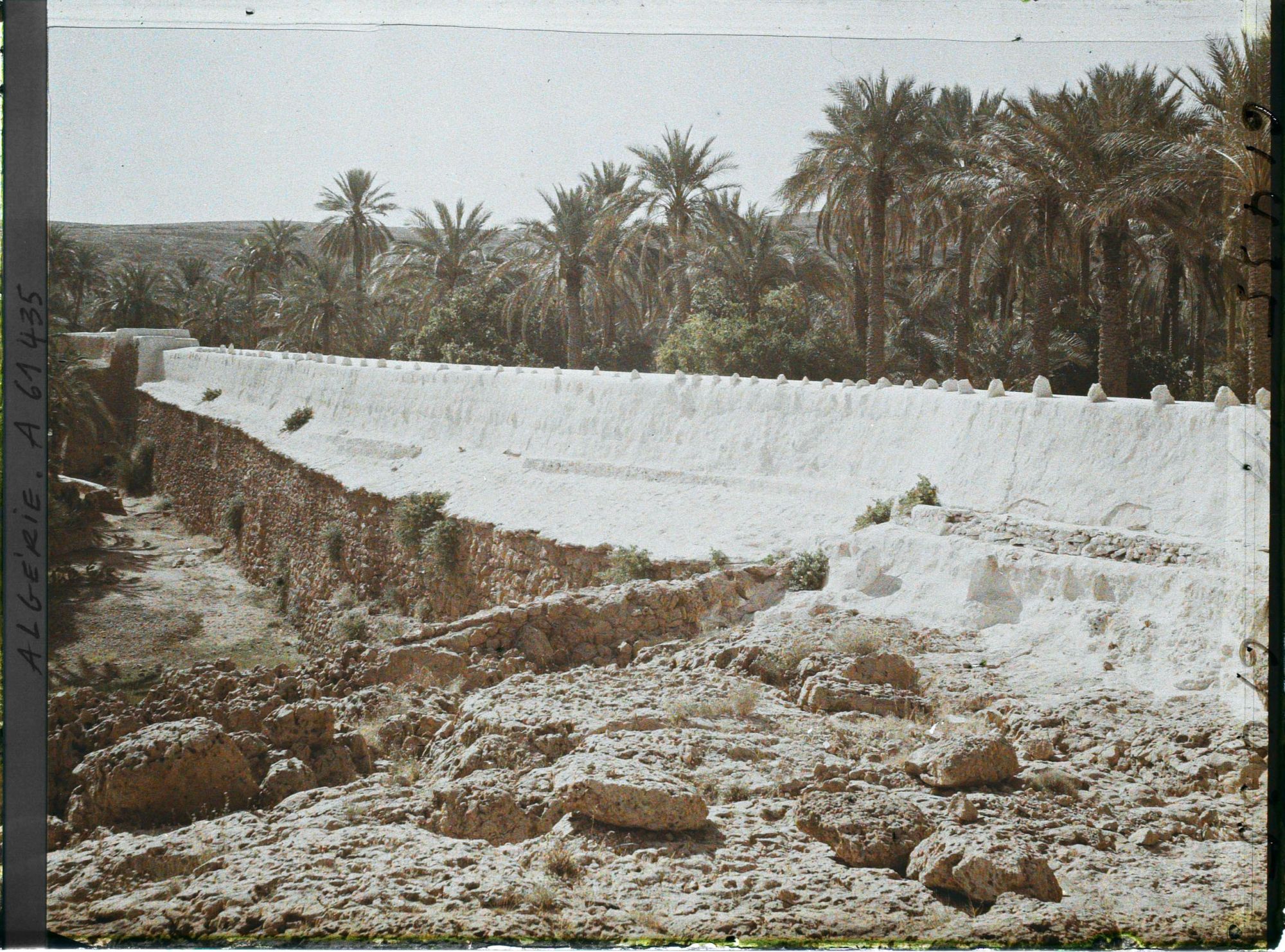 Image représentant Le grand barrage de l'oasis