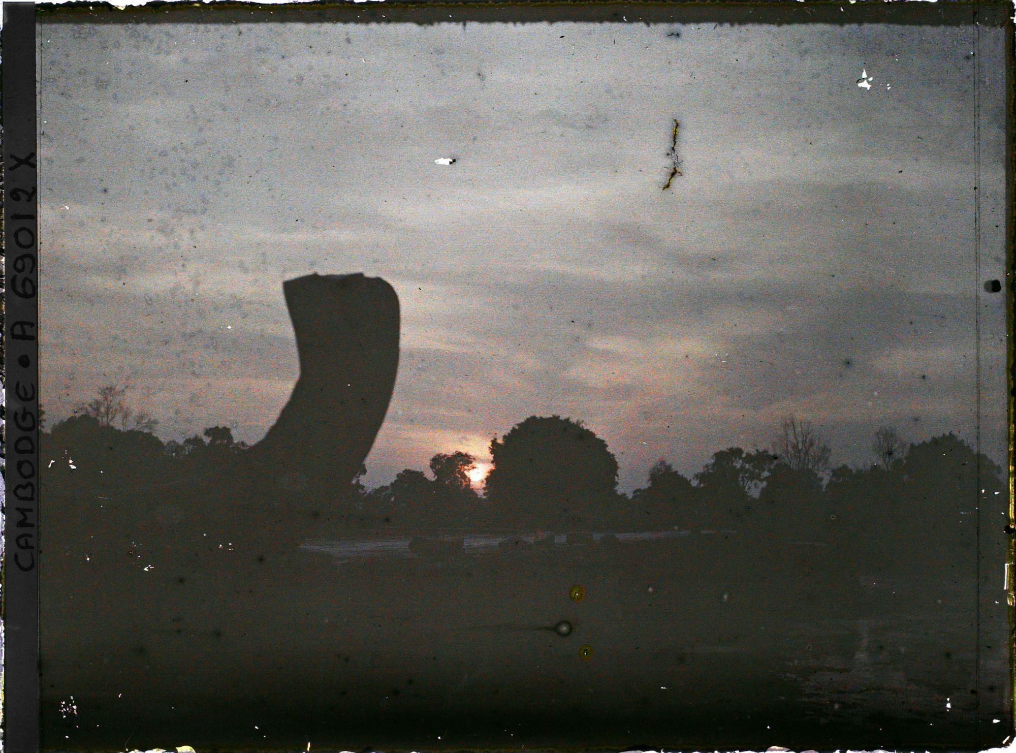 Image représentant Coucher de soleil sur le temple d'Angkor Vat