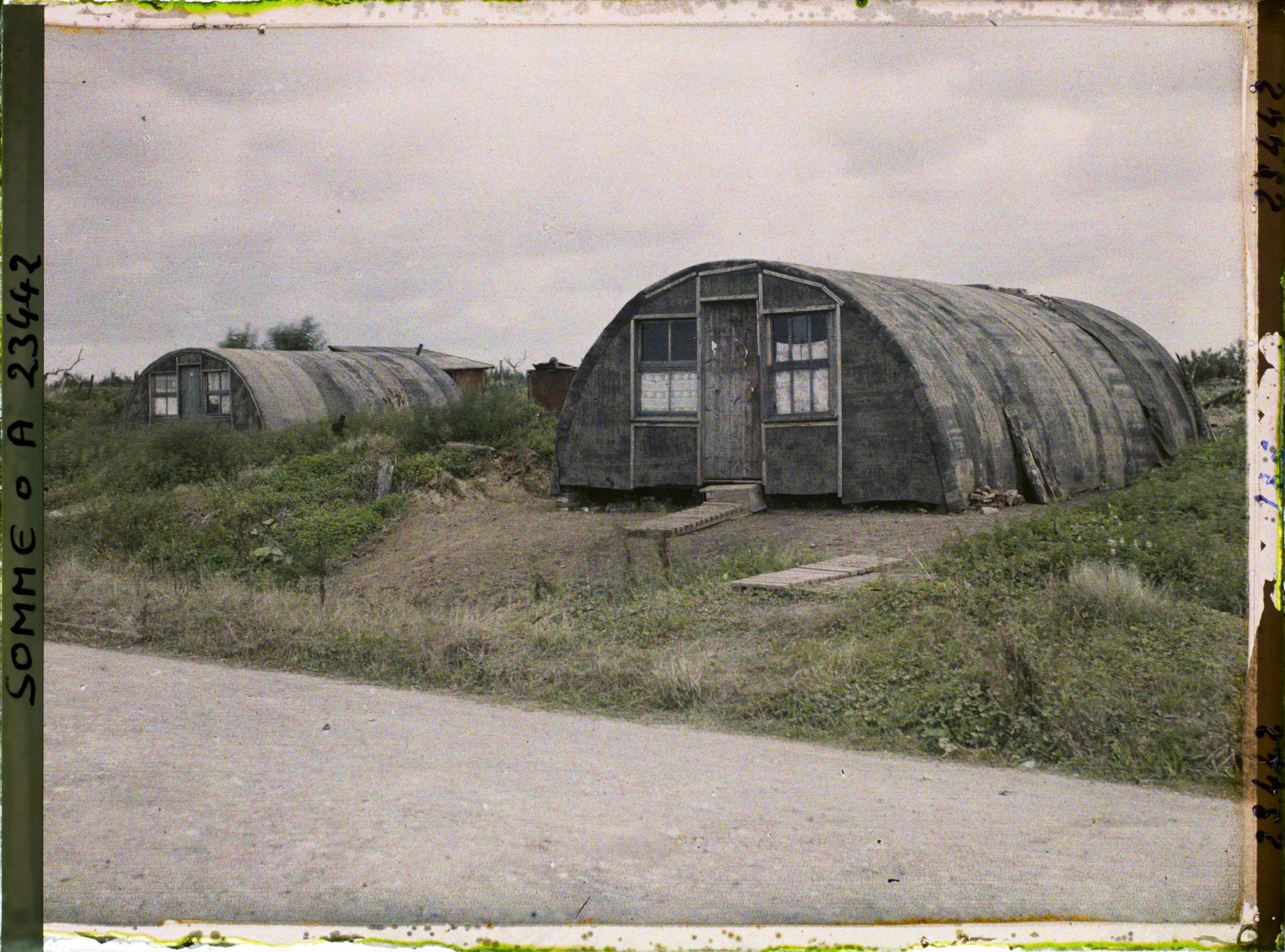 Image représentant France, Rancourt, Deux "métros" du Village