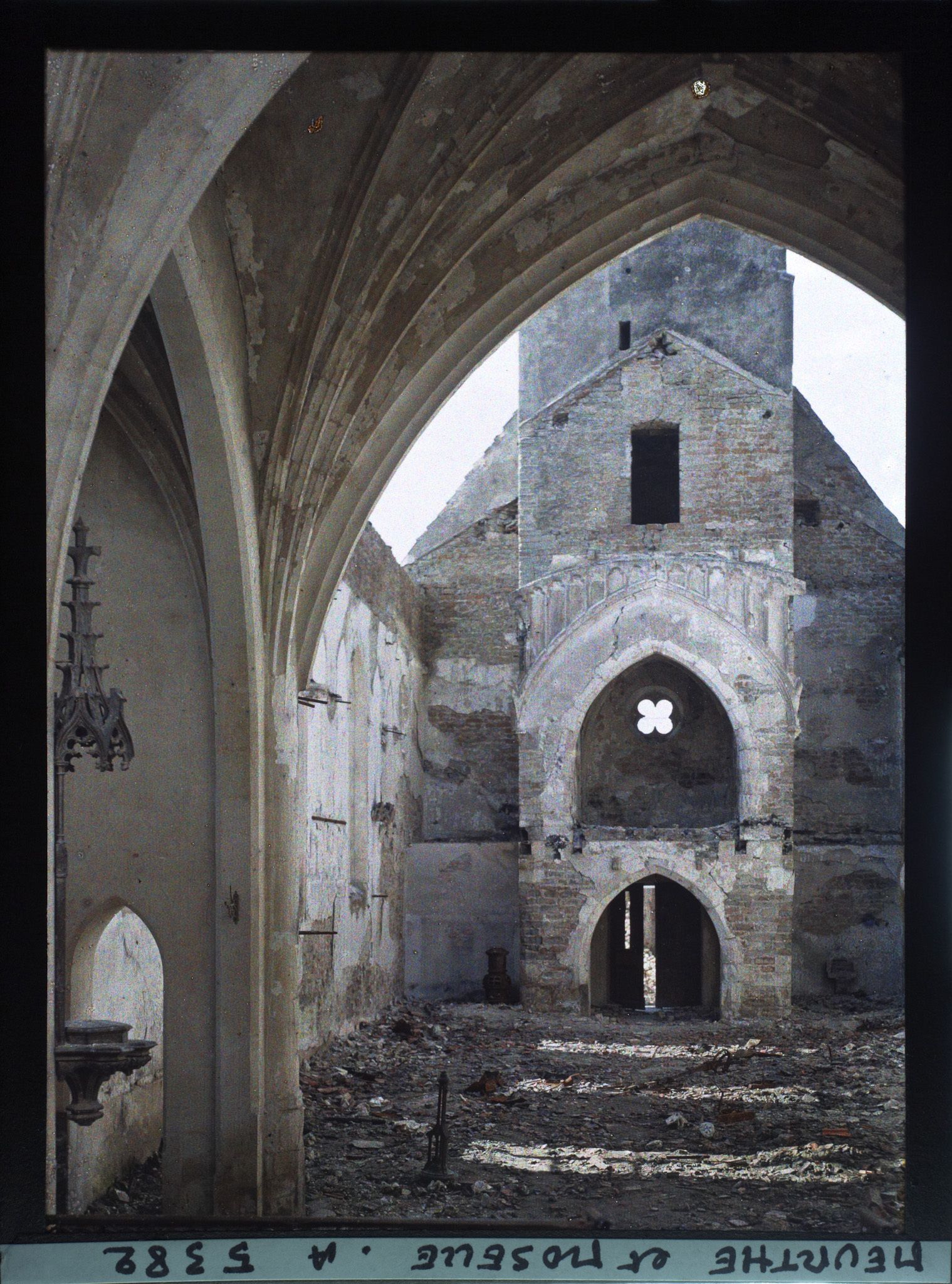 Image représentant France, Haraucourt, Vue prise du Chœur sur la porte et le Clocher