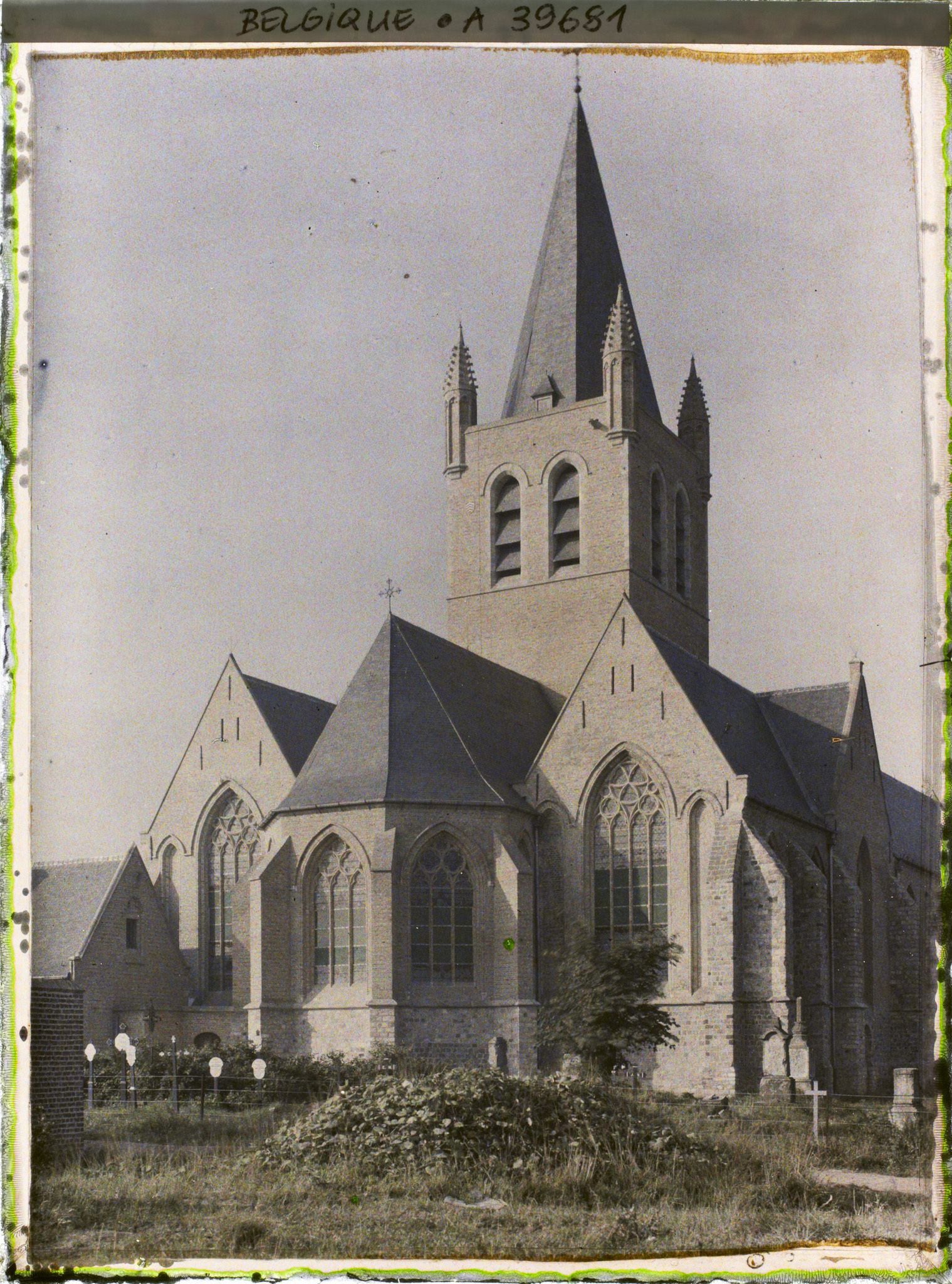 Image représentant Belgique, Neuve Eglise, Abside de l'Eglise reconstruite