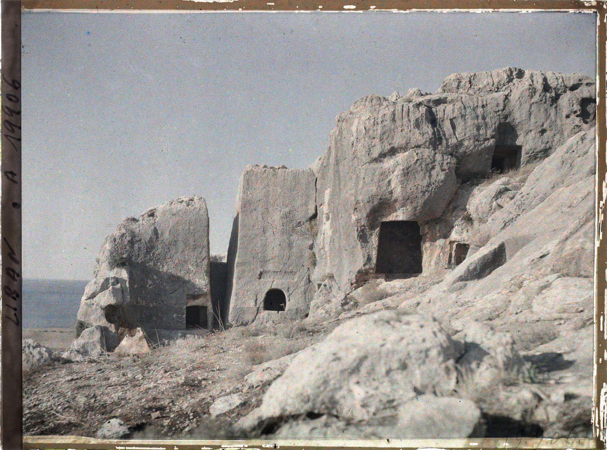 Image représentant Grottes sépulcrales de la Nécropole