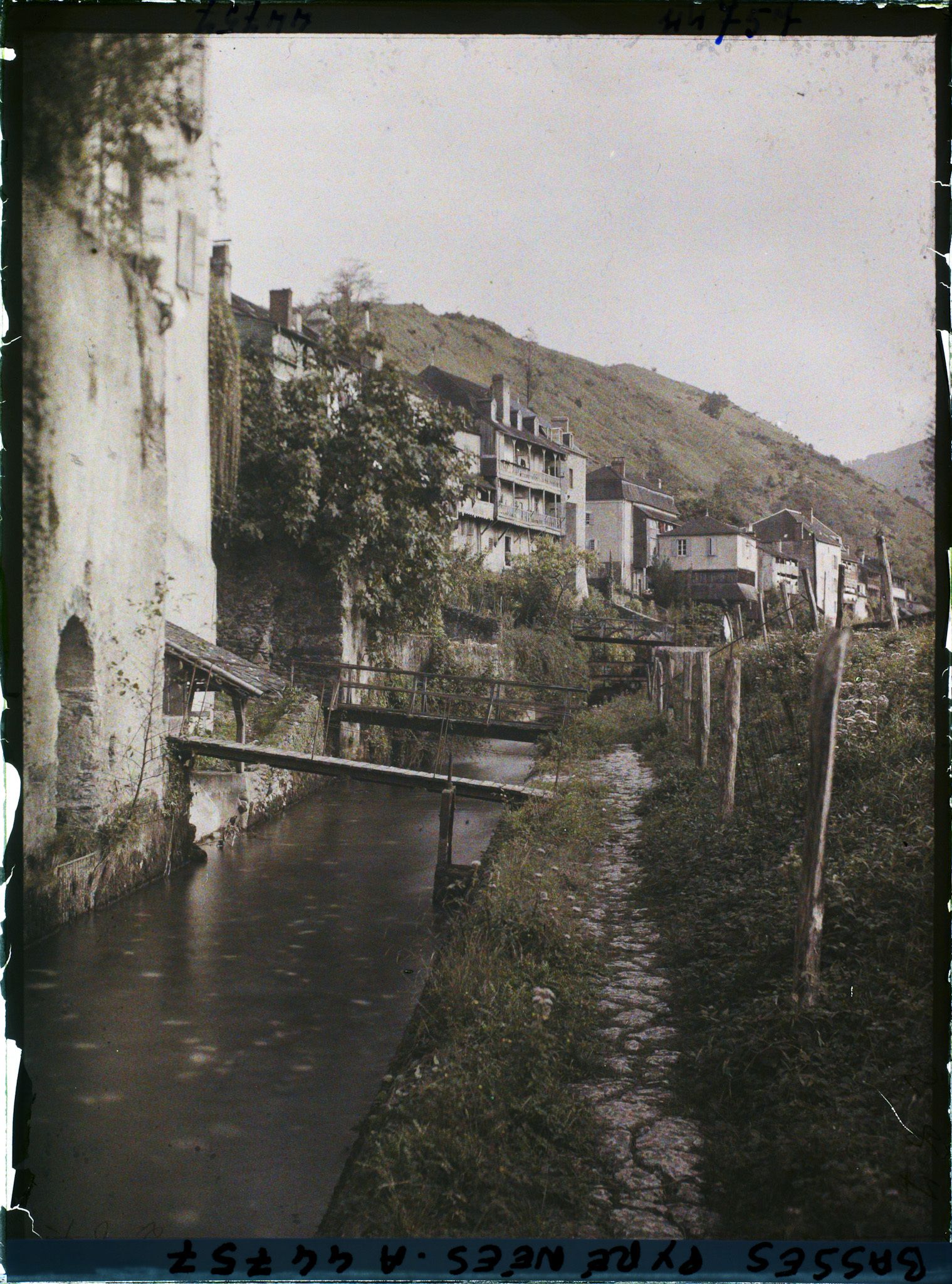 Image représentant France , Tardets, Les bords du Saison