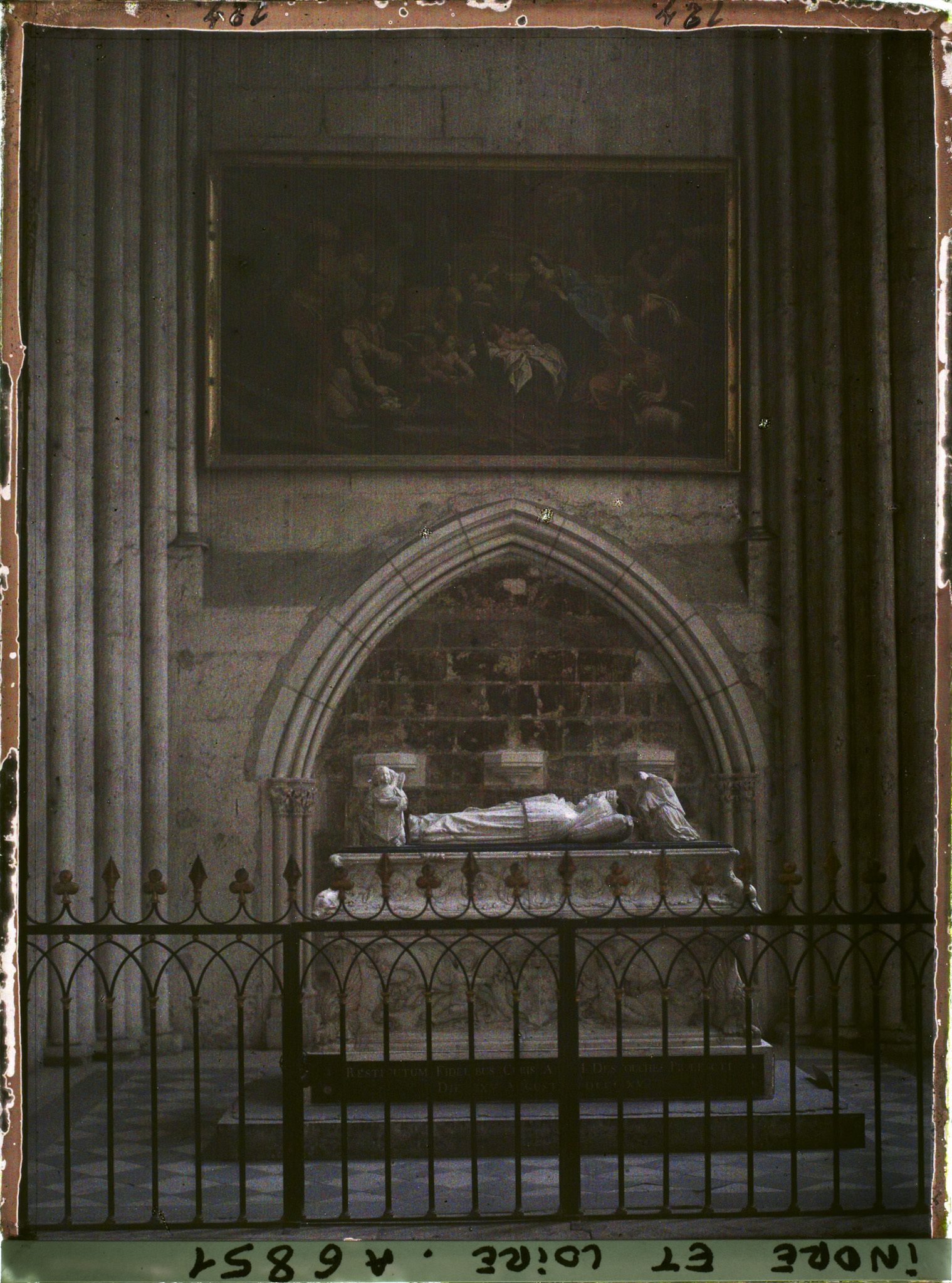 Image représentant Le tombeau des enfants de Charles VIII et d'Anne de Bretagne dans la cathédrale Saint-Gatien