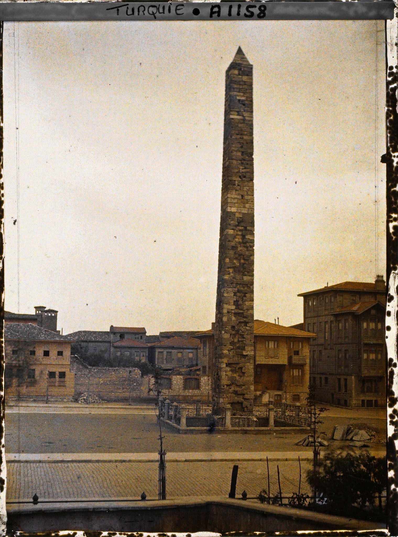 Image représentant L'obélisque Muré de la place At Meydani ("place aux Chevaux") sur l'emplacement de l'ancien hippodrome byzantin