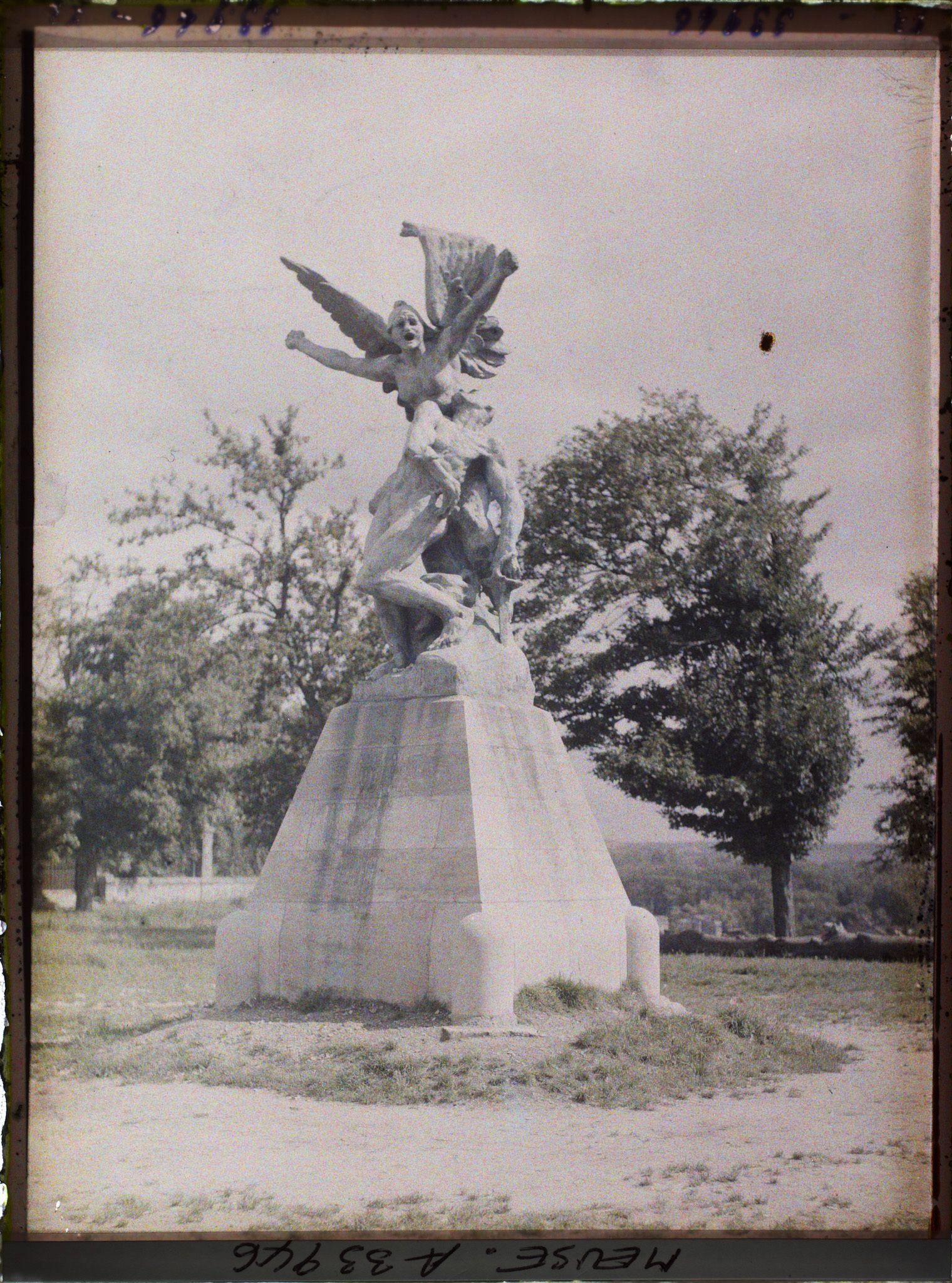 Image représentant France, Verdun, La Victoire (de Rodin)