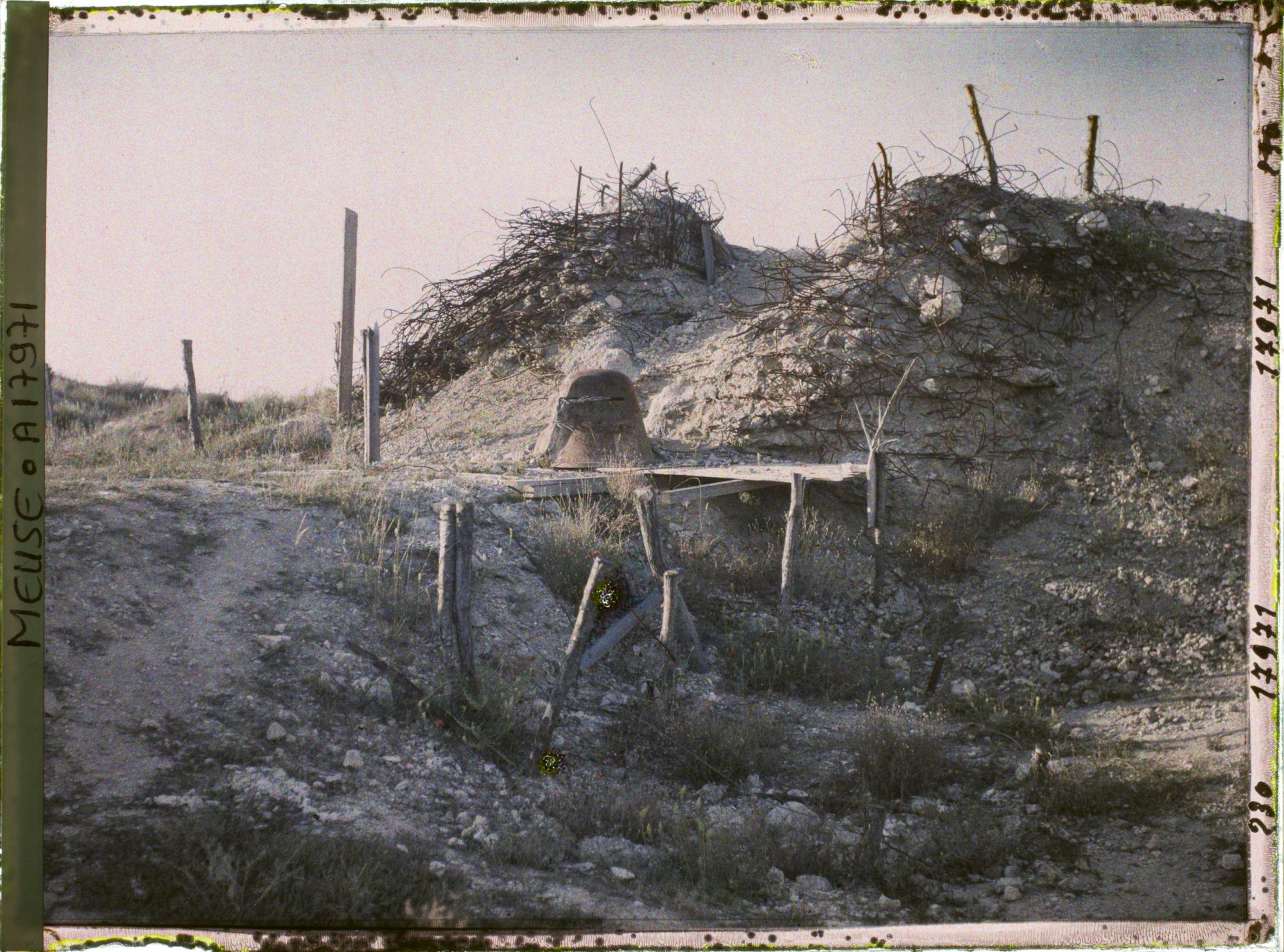 Image représentant France, Fort de Vaux, La Cloche pour l'alerte aux gaz