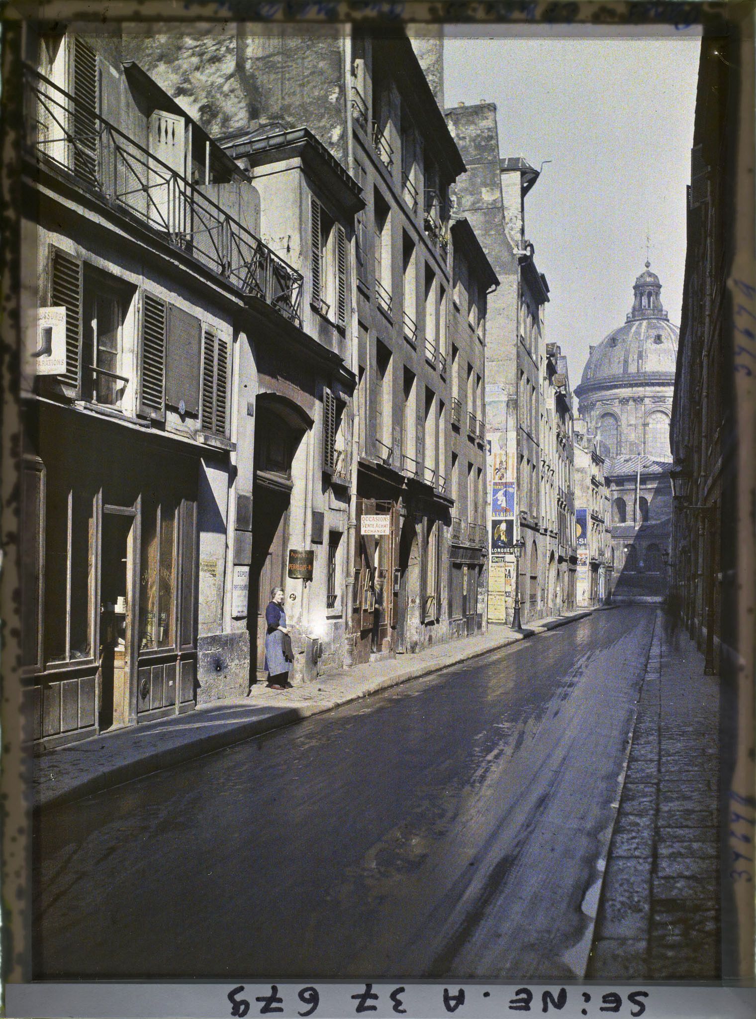 Image représentant La rue Mazarine vers l'Institut de France