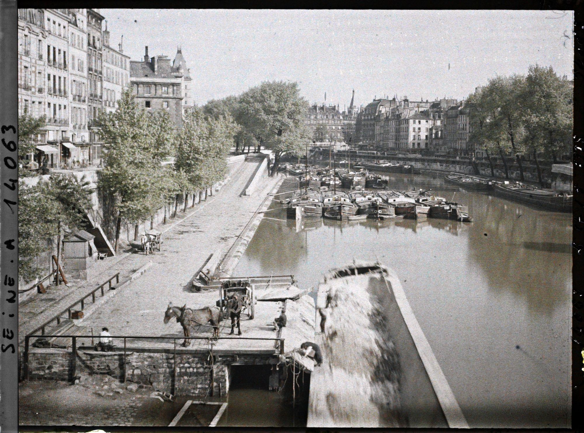 Image représentant La Seine et le quai des Orfèvres vus du Pont Neuf