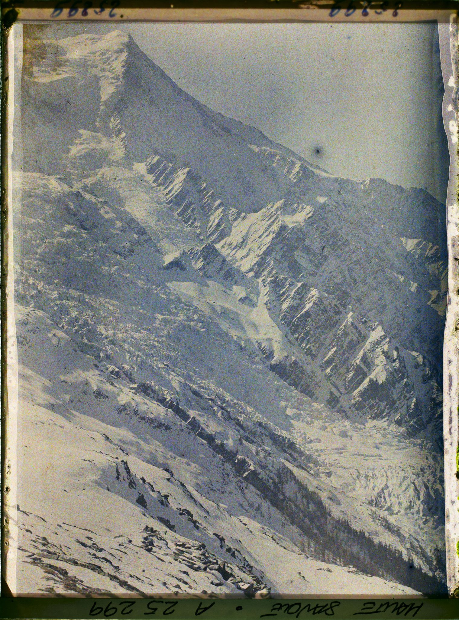 Image représentant France Les Alpes, Le Plan de l'aiguille, Aiguille du Gouter, le Rocher des Rognes et le Glacier des Bossons
