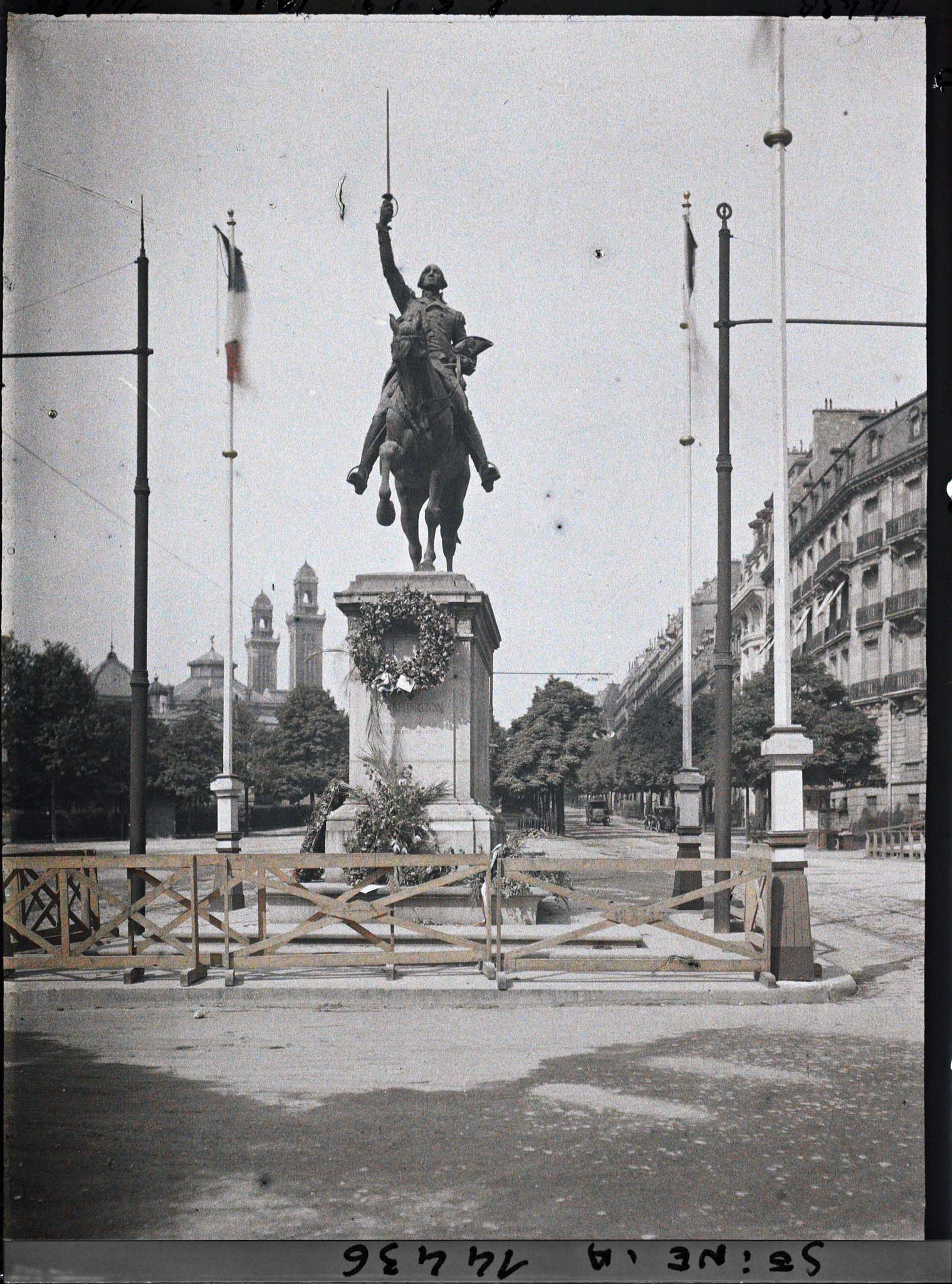 Image représentant Statue équestre de George Washington place d'Iéna