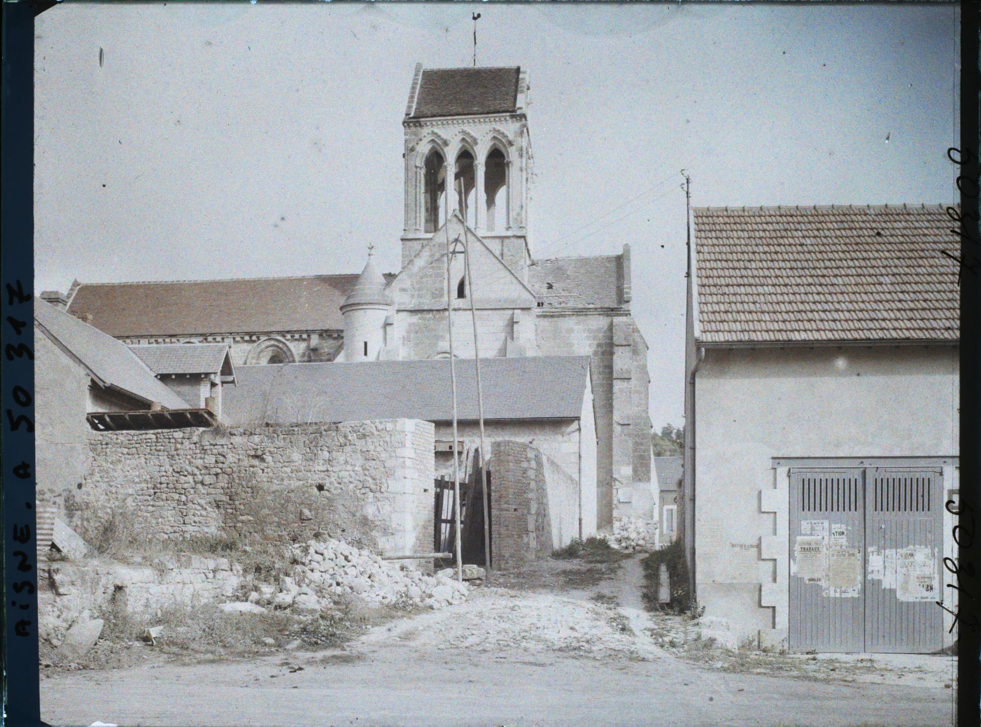 Image représentant France, Bourg et Comin, Eglise partie Sud