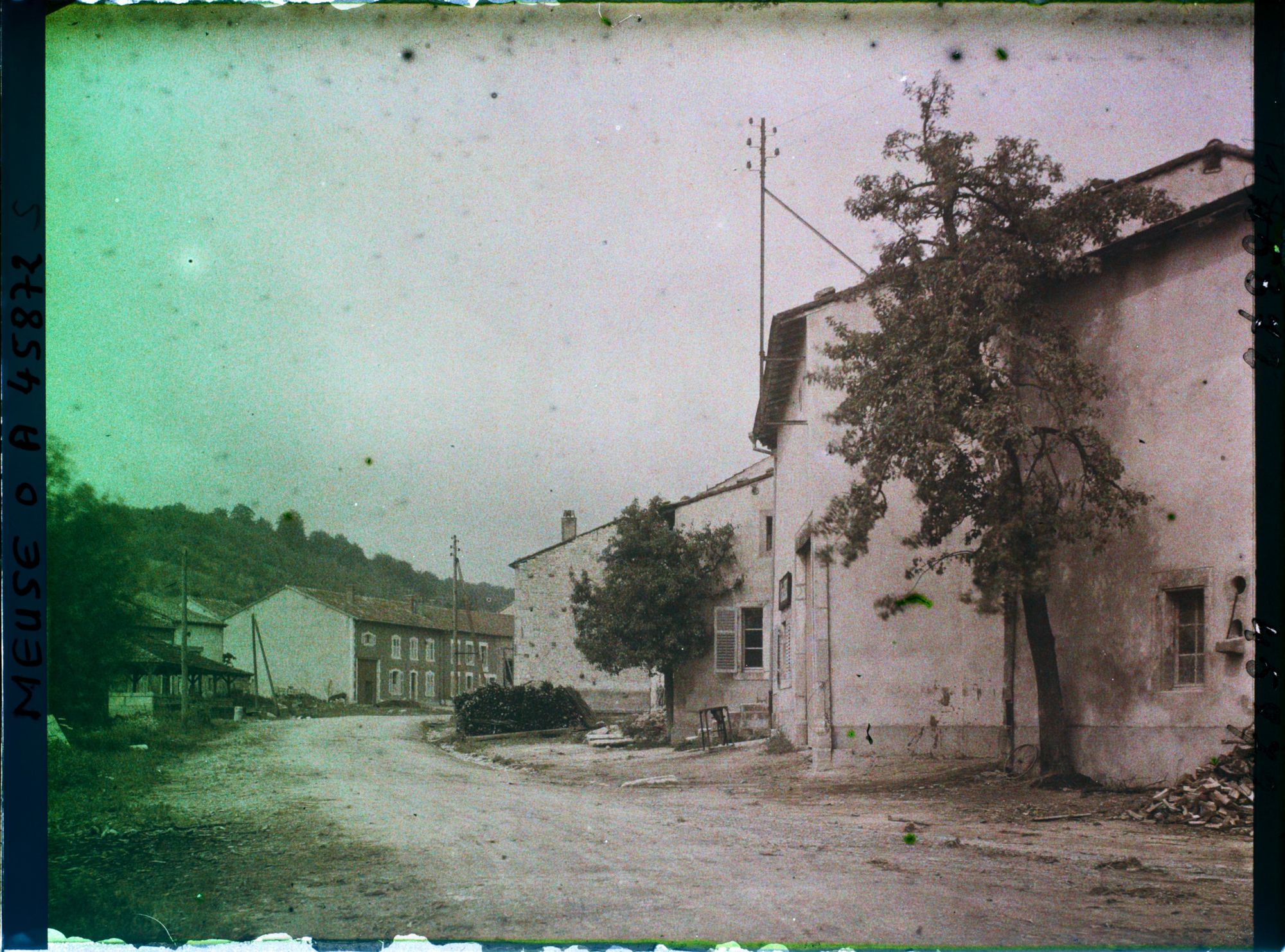 Image représentant France, Viéville - sous les - côtes, Entrée du Village