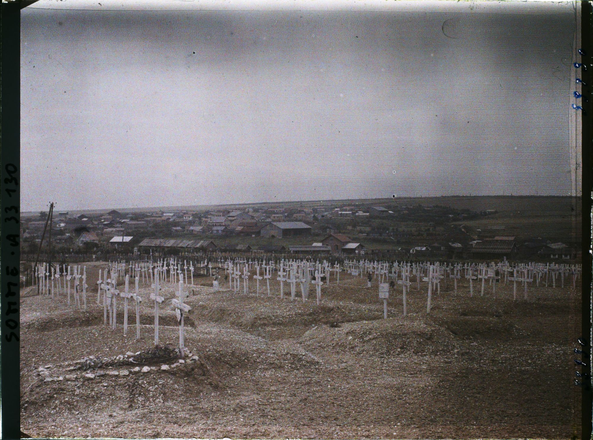 Image représentant Combles, Vue Générale du Cimetière mixte panorama de Combles