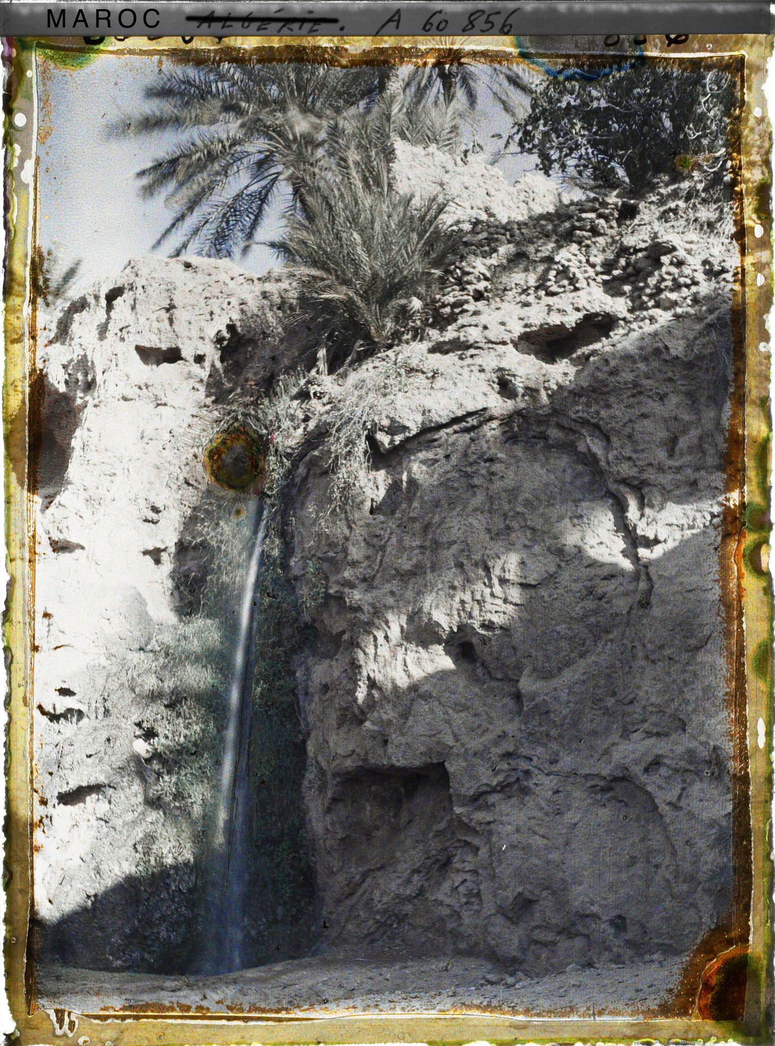 Image représentant Grande cascade dans l'oasis