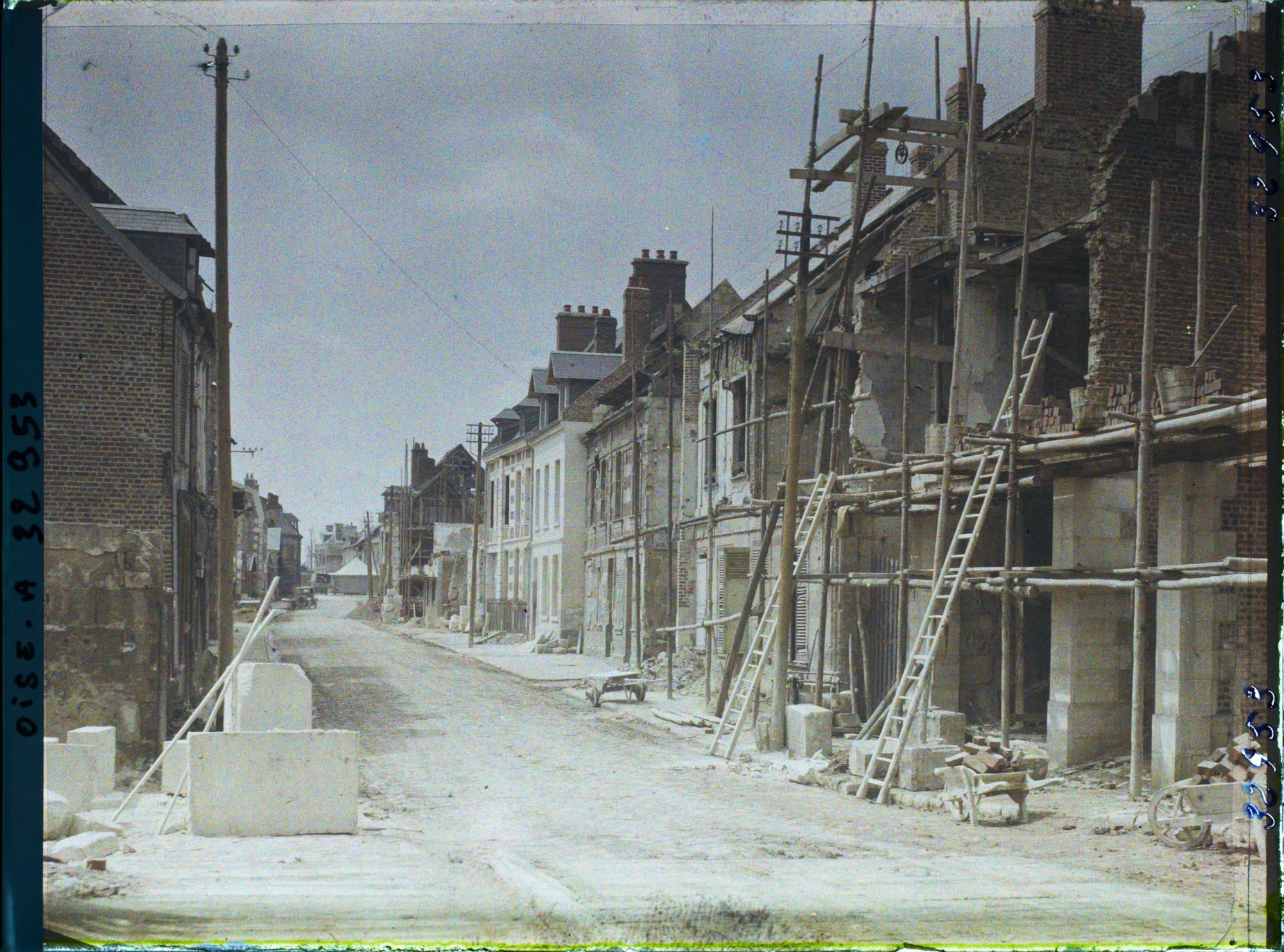Image représentant France, Noyon, Reconstructions rue de Paris