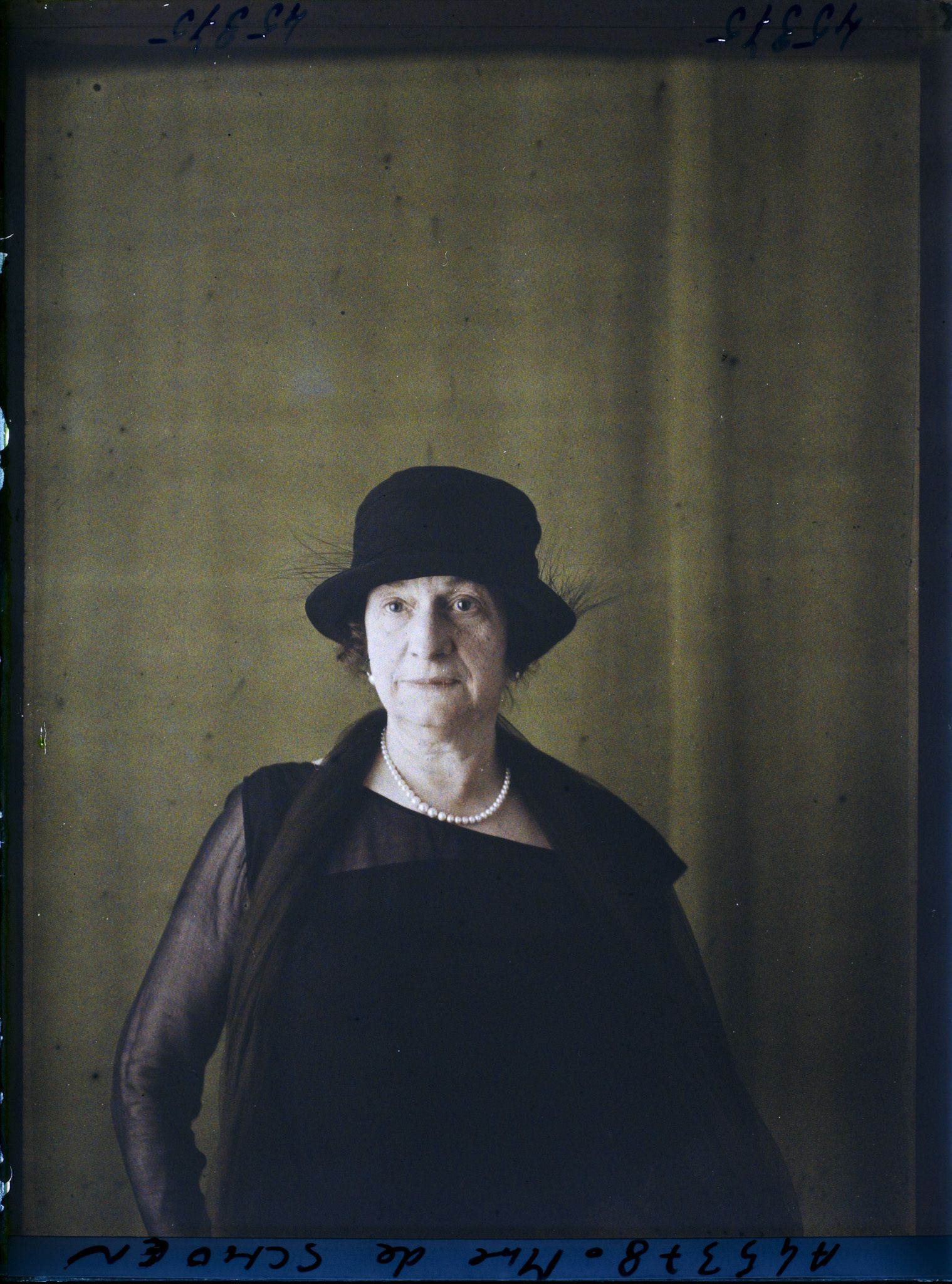 Image représentant La baronne Bertha von Schoën