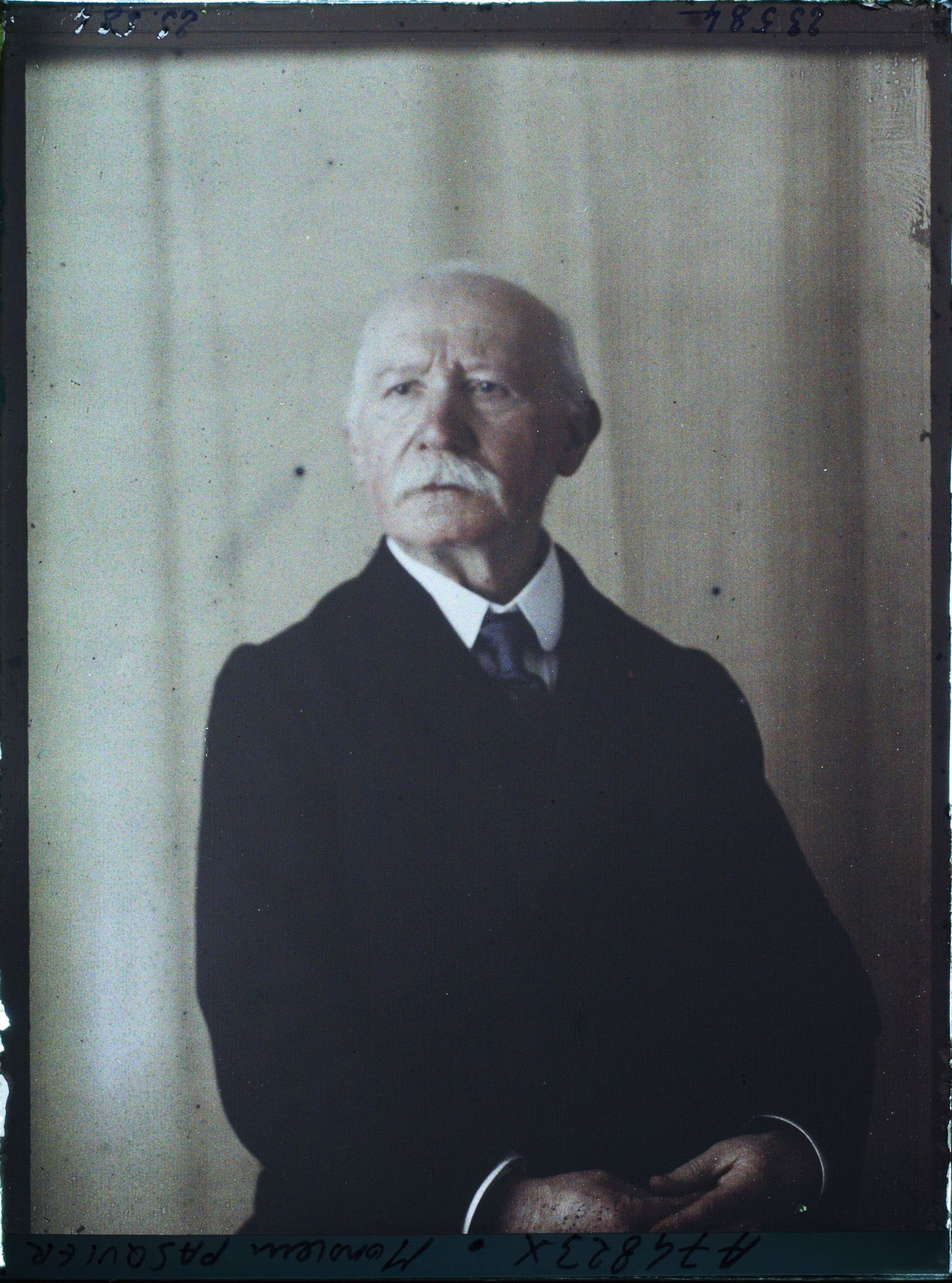 Image représentant Monsieur Ernest Pasquier