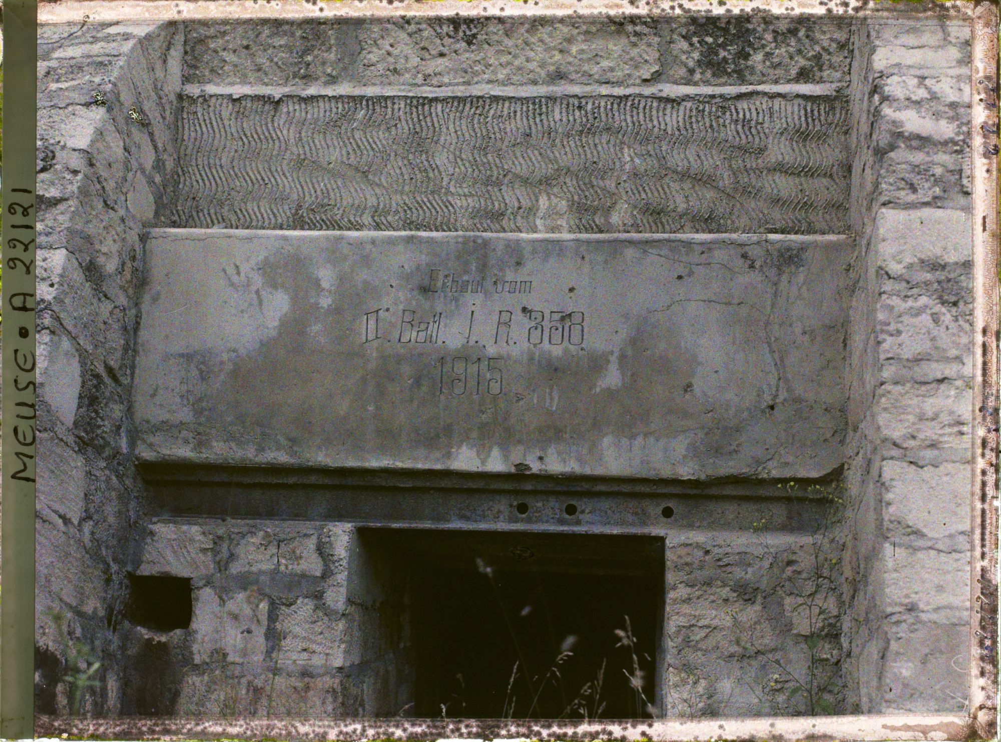 Image représentant France, Montsec, Inscription allemande sur le Central téléphonique