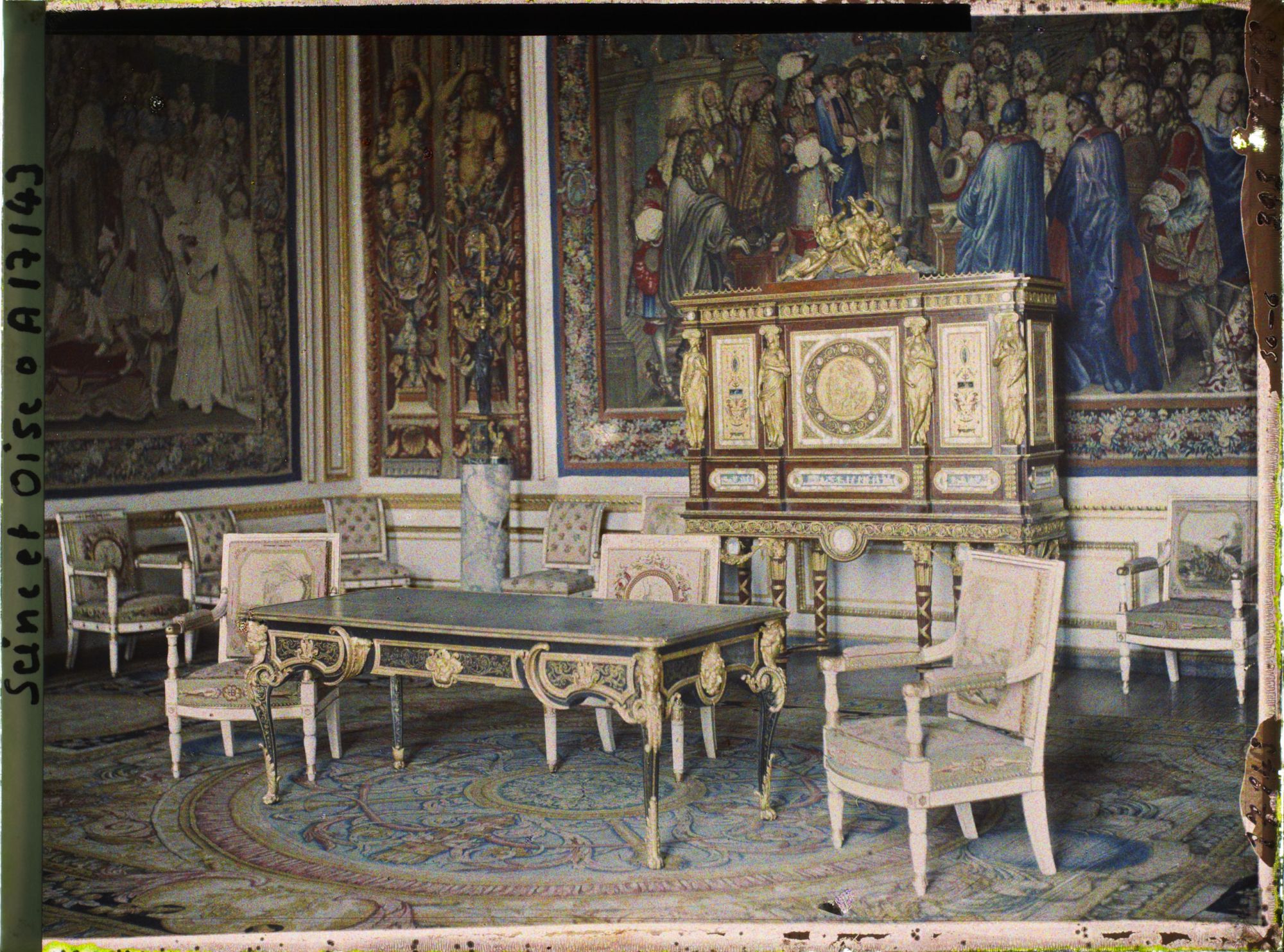Image représentant France, Palais de Versailles, Petit salon de la Reine et le meuble à Bijoux