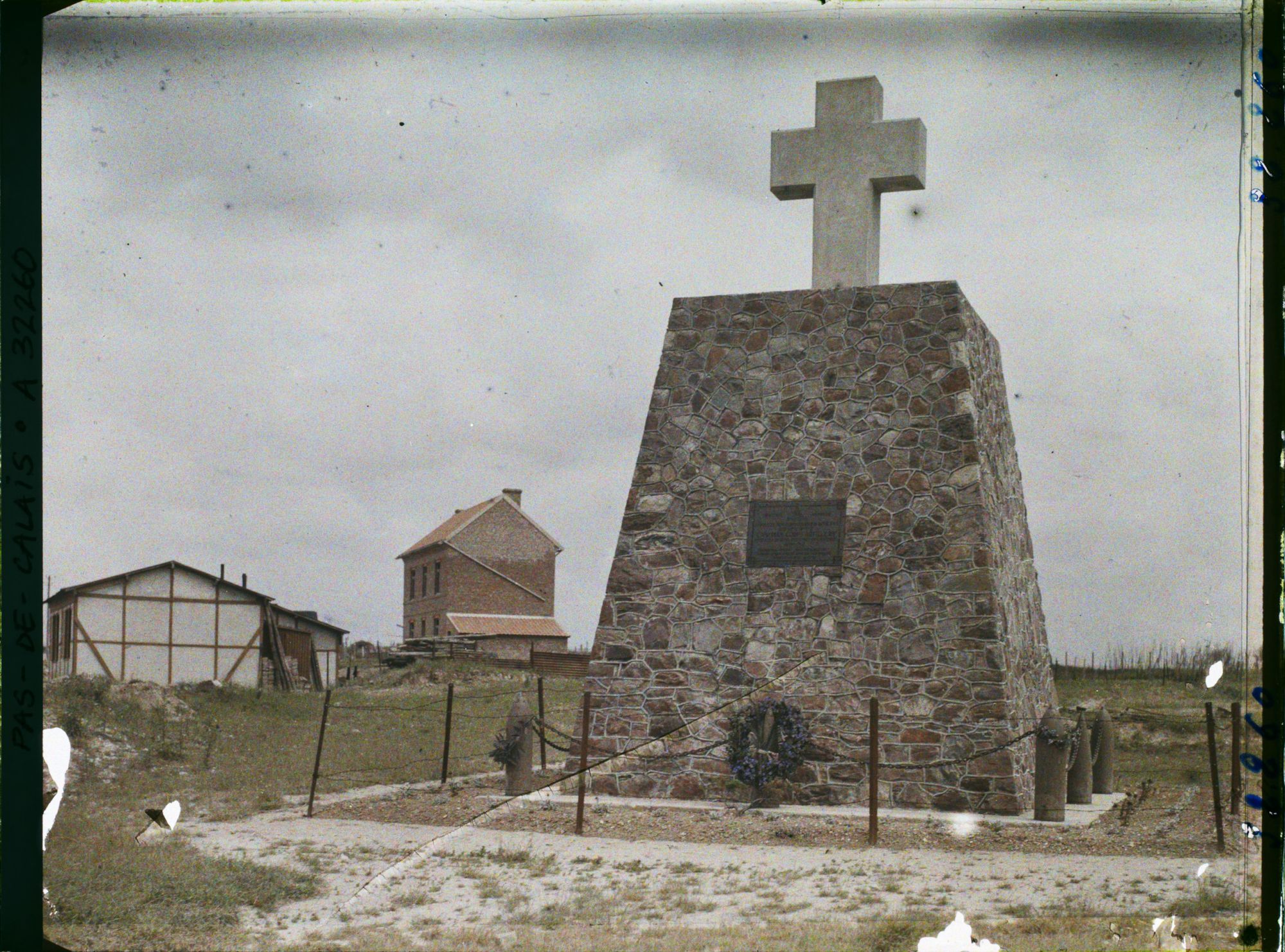 Image représentant France, Thélus, Monument à la gloire de l'artillerie Canadienne