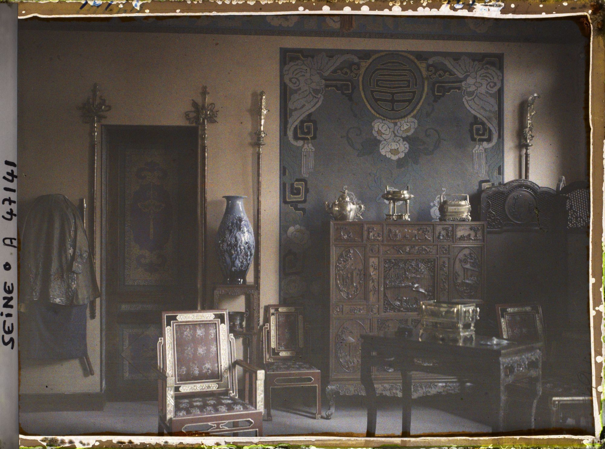 Image représentant L'Exposition des arts décoratifs, Pavillon de l'Indochine, entre le cours Albert 1er et les berges de Seine. Rez-de-chaussée, salon d'honneur