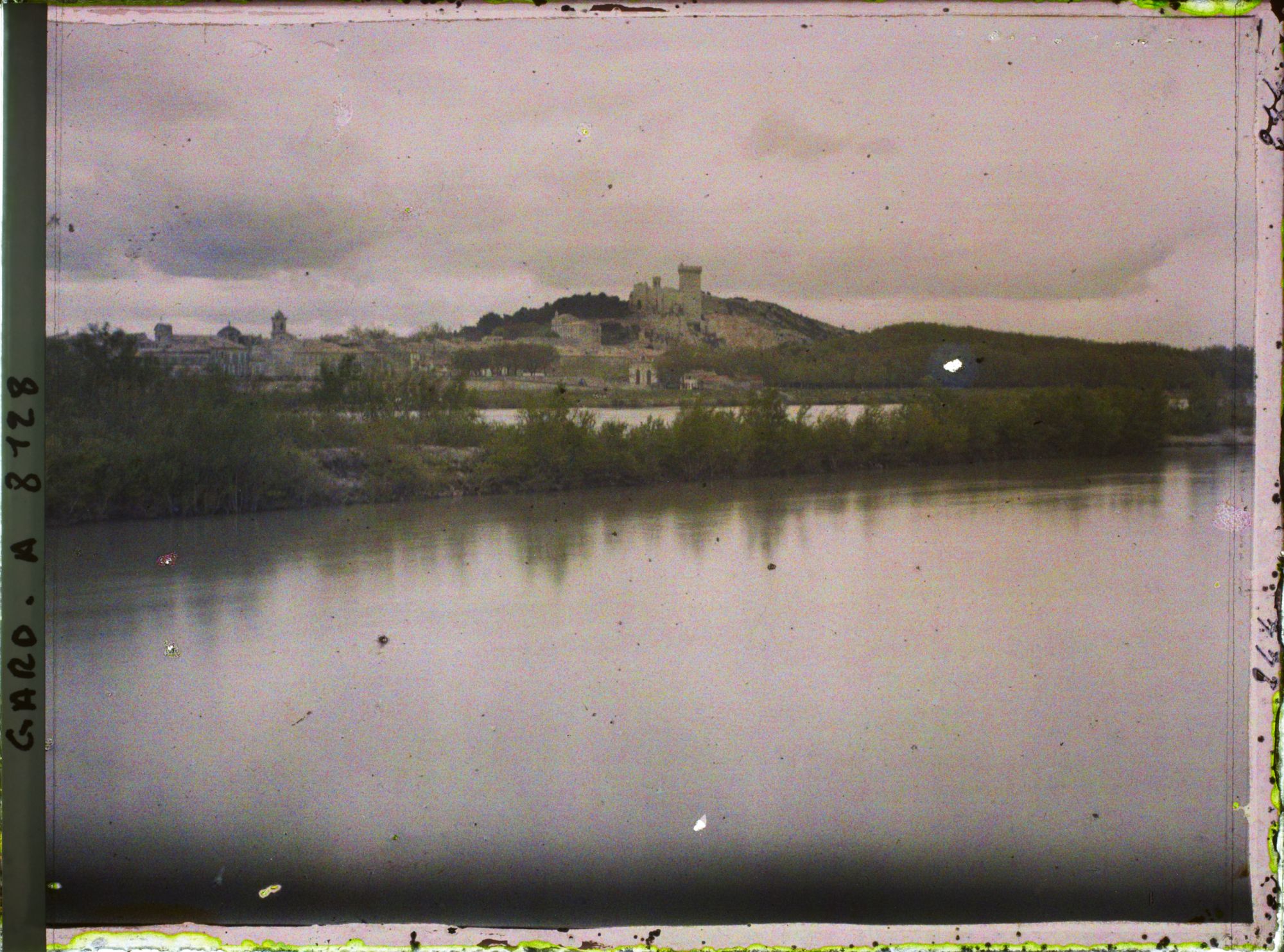 Image représentant Panorama de la ville et du château de Beaucaire