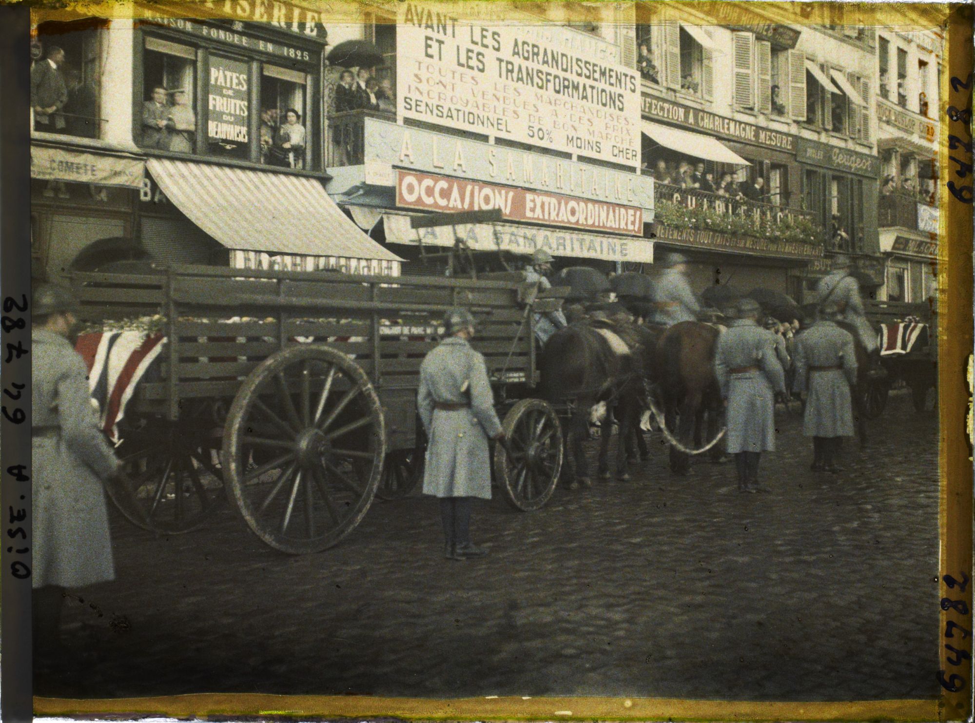 Image représentant Oise, Beauvais, Les obsèques du Dirigeable Britannique Prolonge d'artrie transportant 2 Cercueils