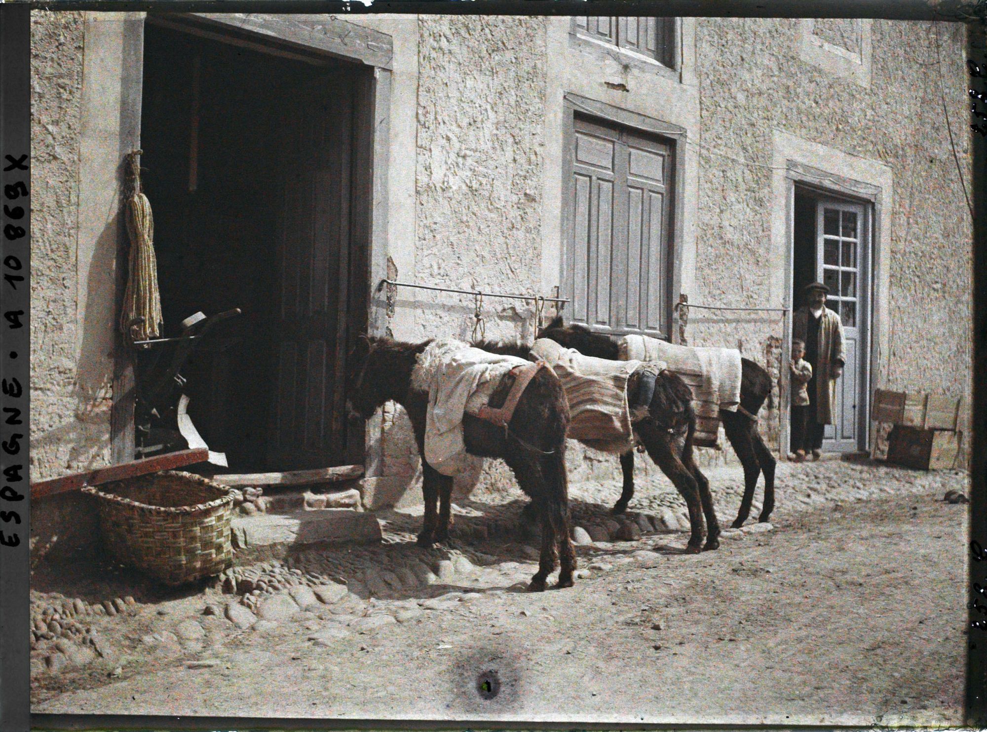 Image représentant Espagne, D'Astorga à Léon, A la sortie du Puente de Orbigo, la station des ânes.