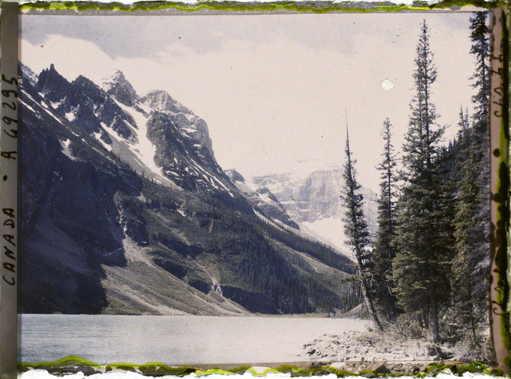 Image représentant Canada, Lac Louise, Vue vers Glacier Victoria et Lac