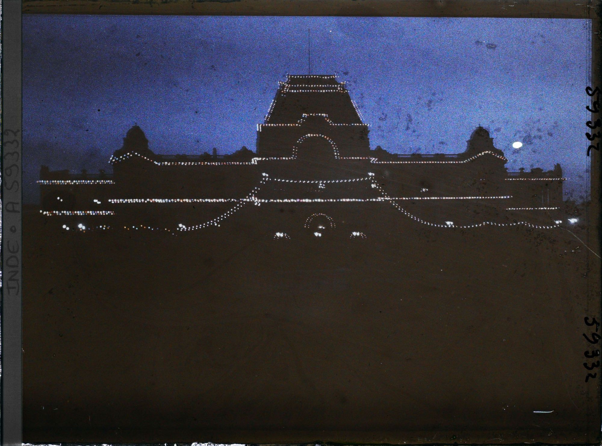 Image représentant Les illuminations du nouveau palais du maharajah Jagatjit Singh