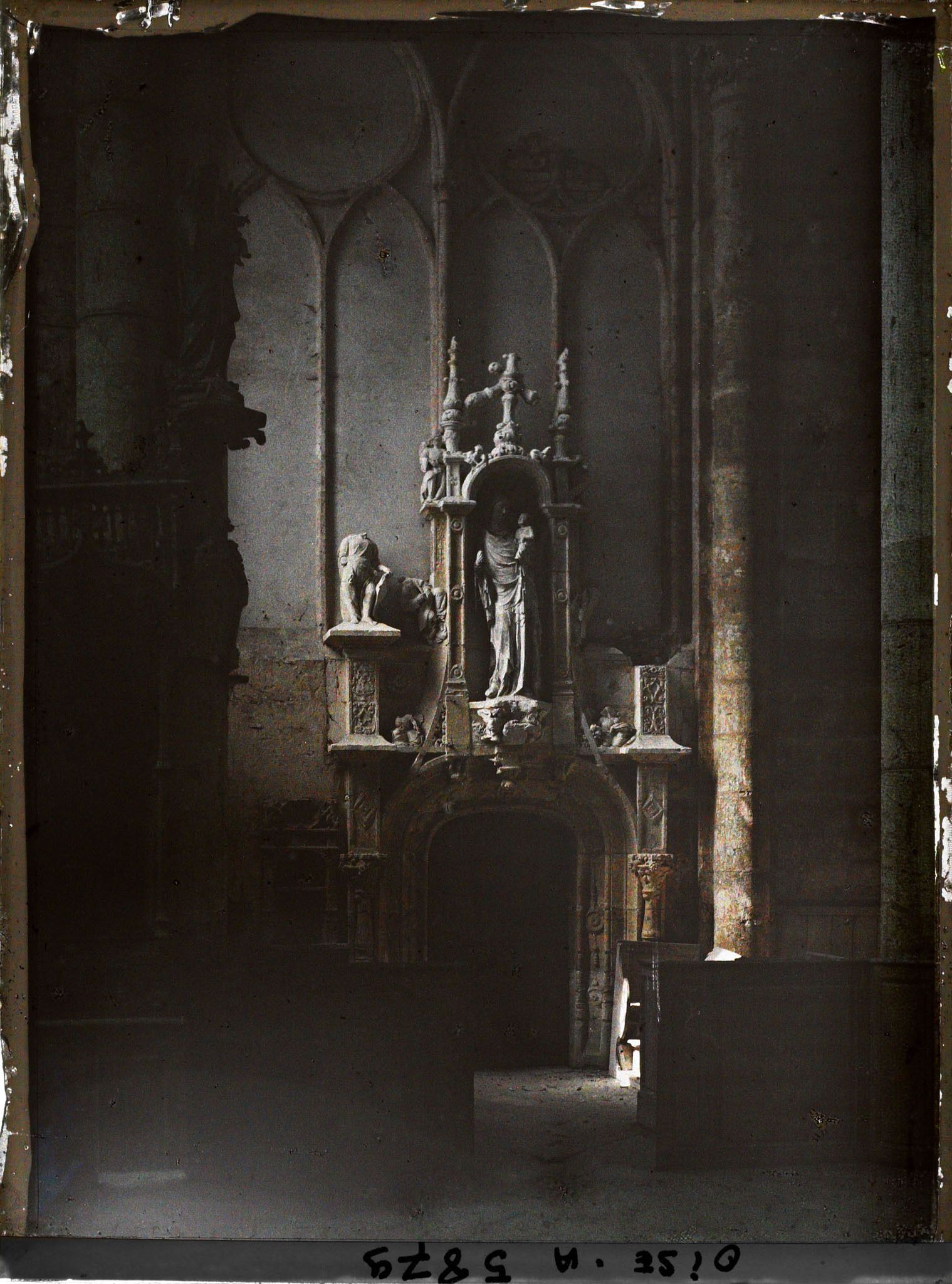 Image représentant France, Porte de la sacristie de St Martin-aux-Bois (XIIIe Siècle)