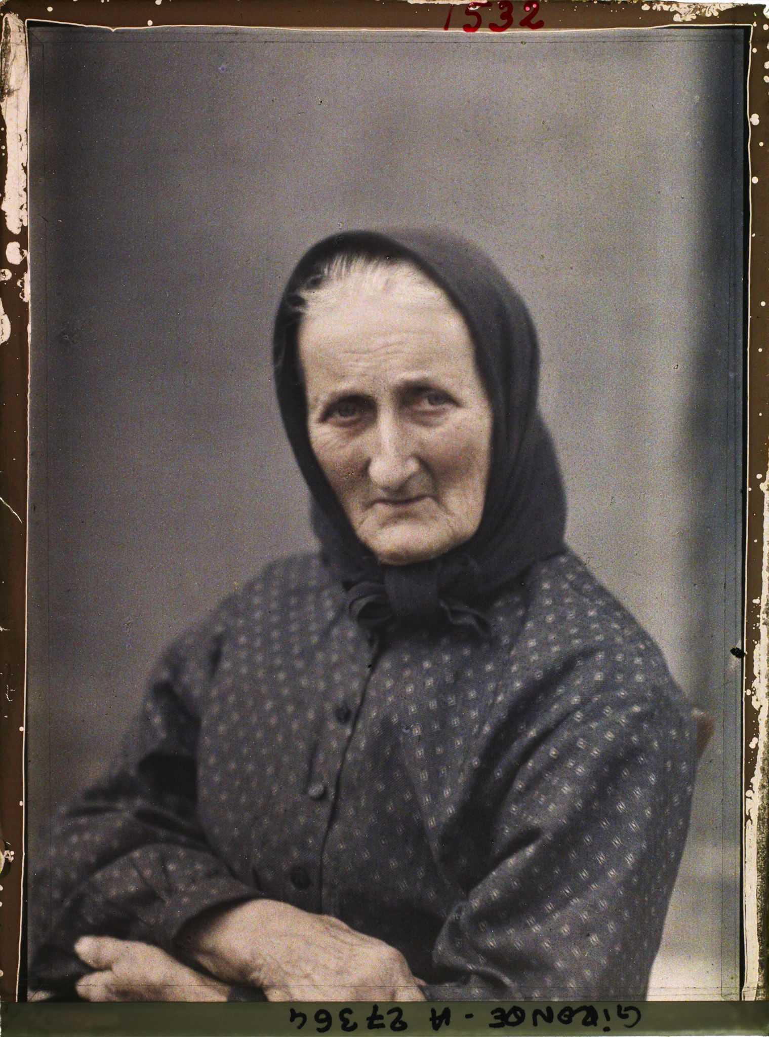 Image représentant France, Villandrant, Une vieille femme (86 ans) Mme Dambax