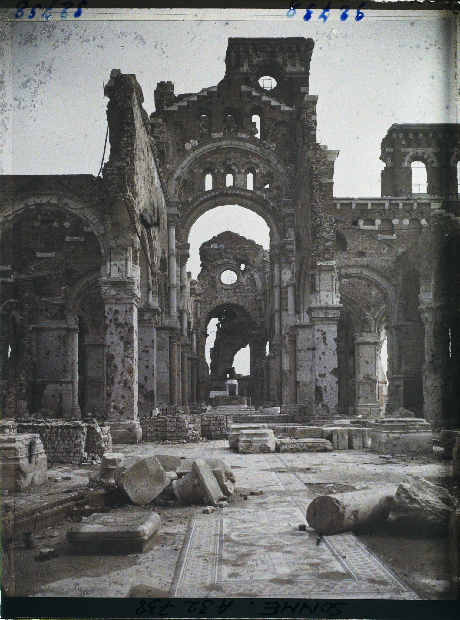 Image représentant France, Albert, Ensemble de la Nef déblayée