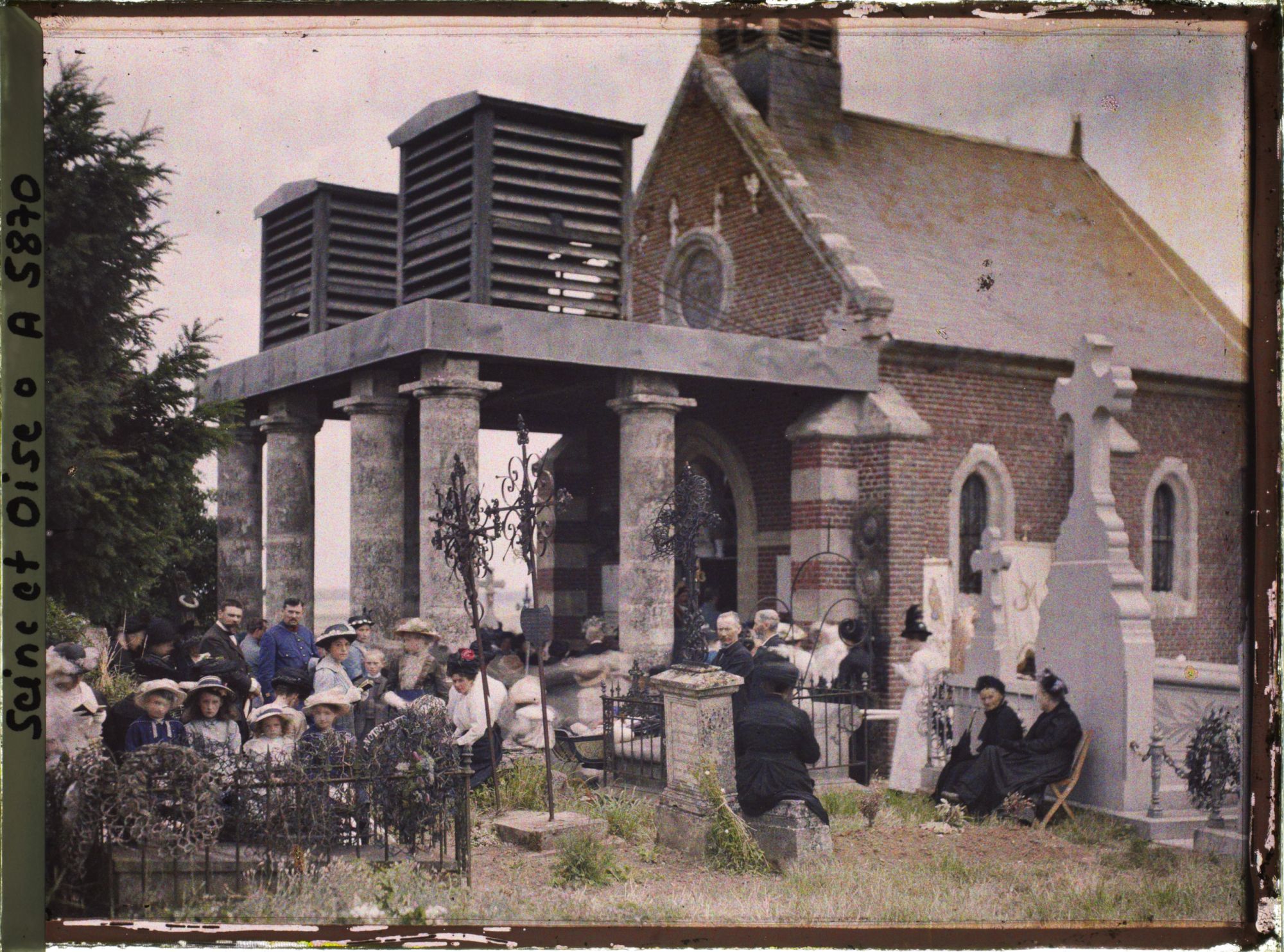 Image représentant France, Méry, Messe à la Chapelle de Méry