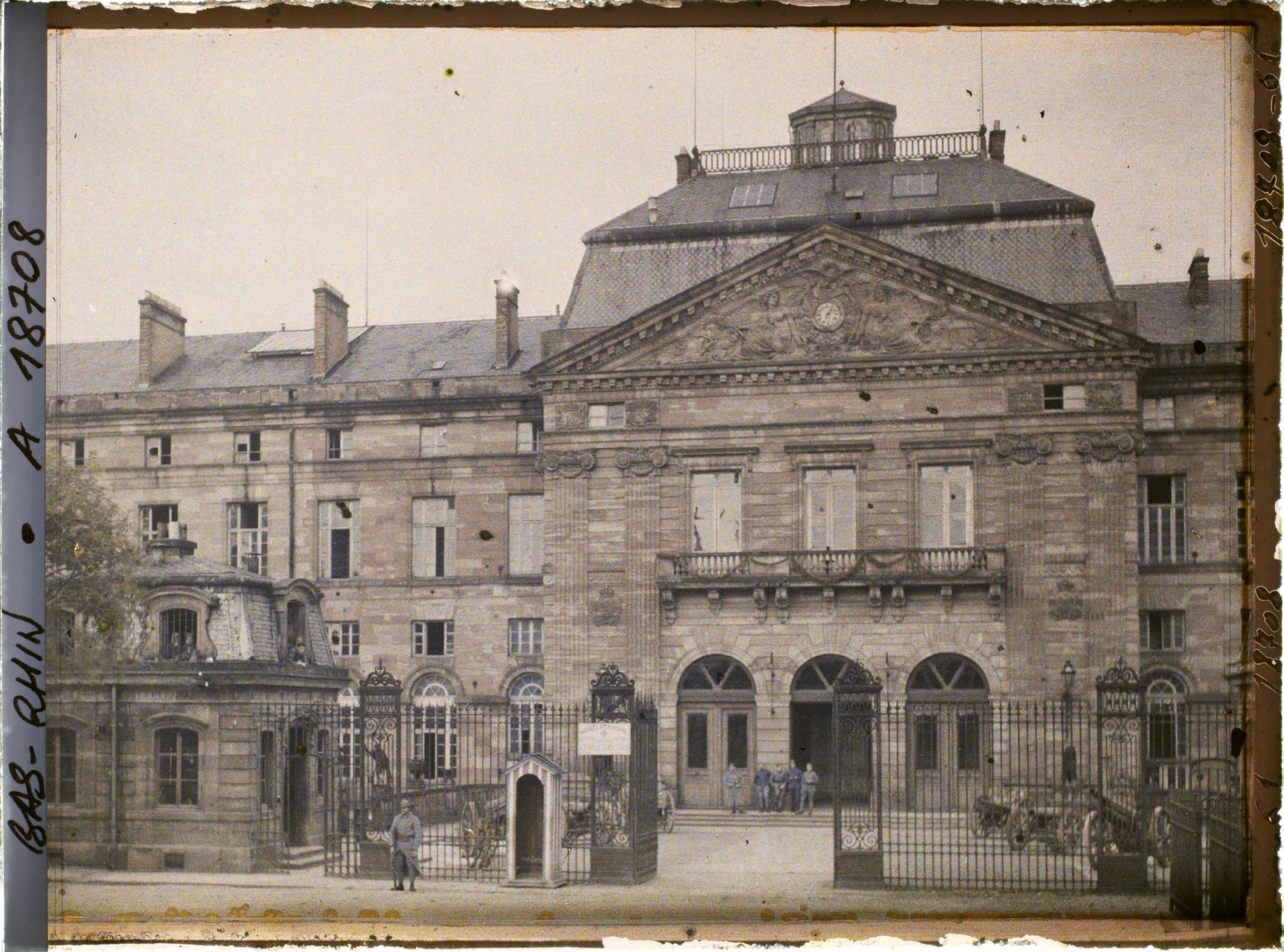 Image représentant France, Saverne, Le Château vu de face
