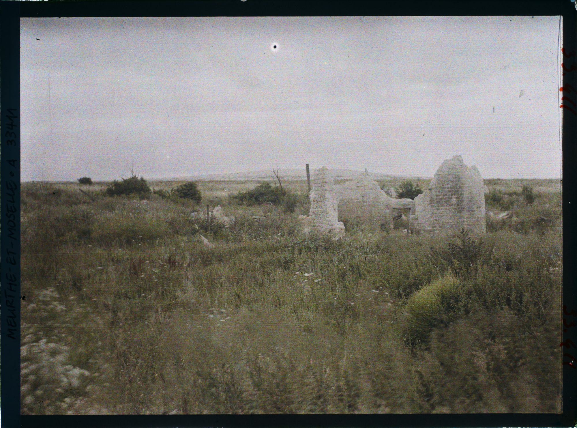 Image représentant France, Noroy, Ancien village de Noroy, au fond le mt Cornillet